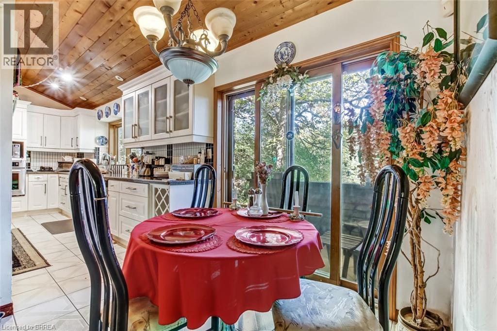 999 5 Concession W, Flamborough, ON - Indoor Photo Showing Dining Room