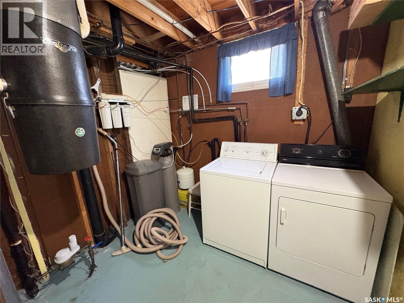 86 1St Street Sw, Wadena, SK - Indoor