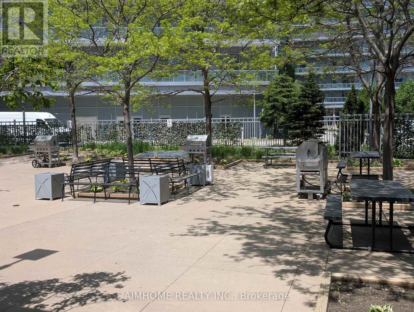 911 - 62 Forest Manor Road, Toronto, ON - Outdoor