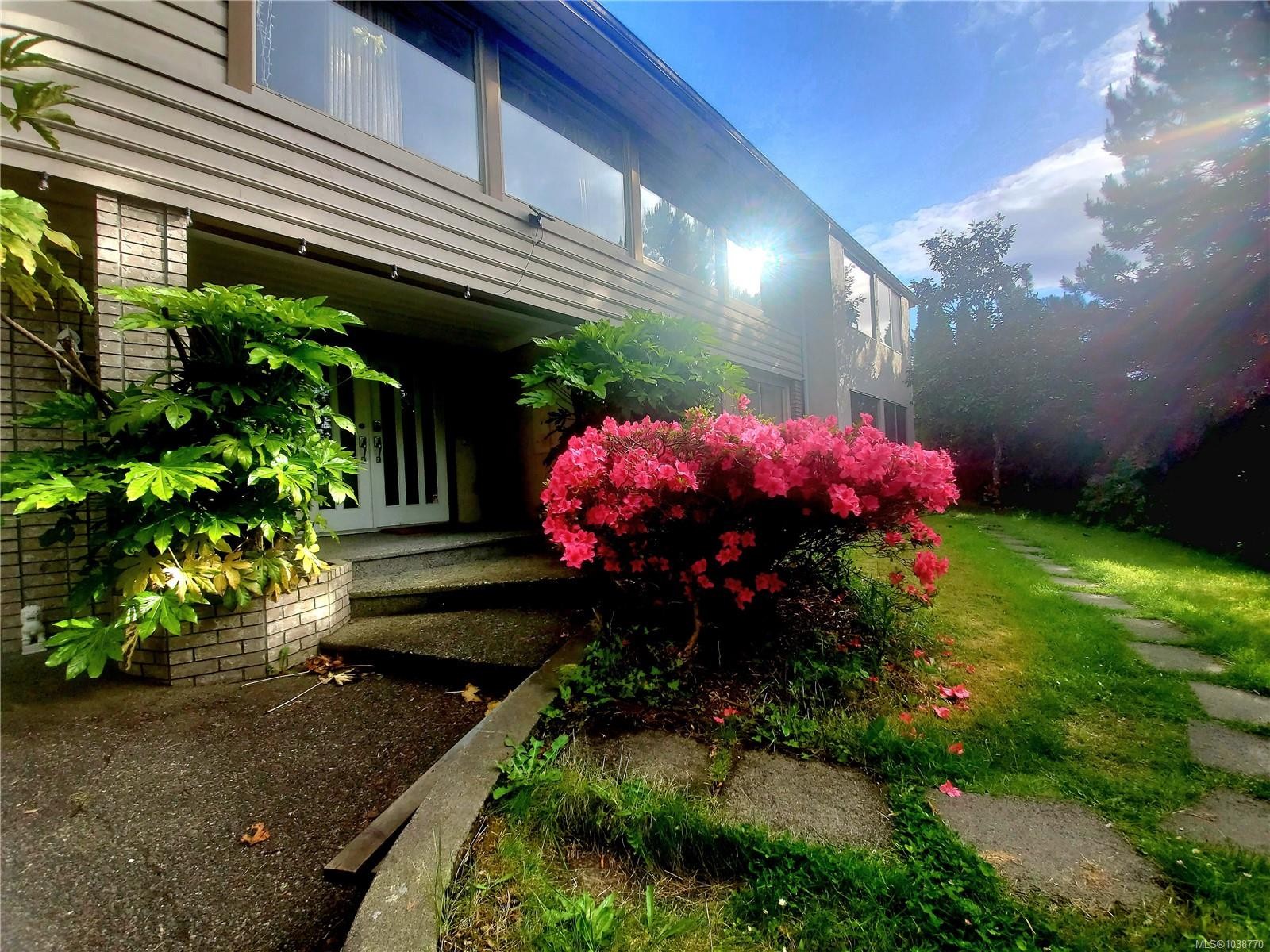 4355 Emily Carr Dr, Saanich, BC