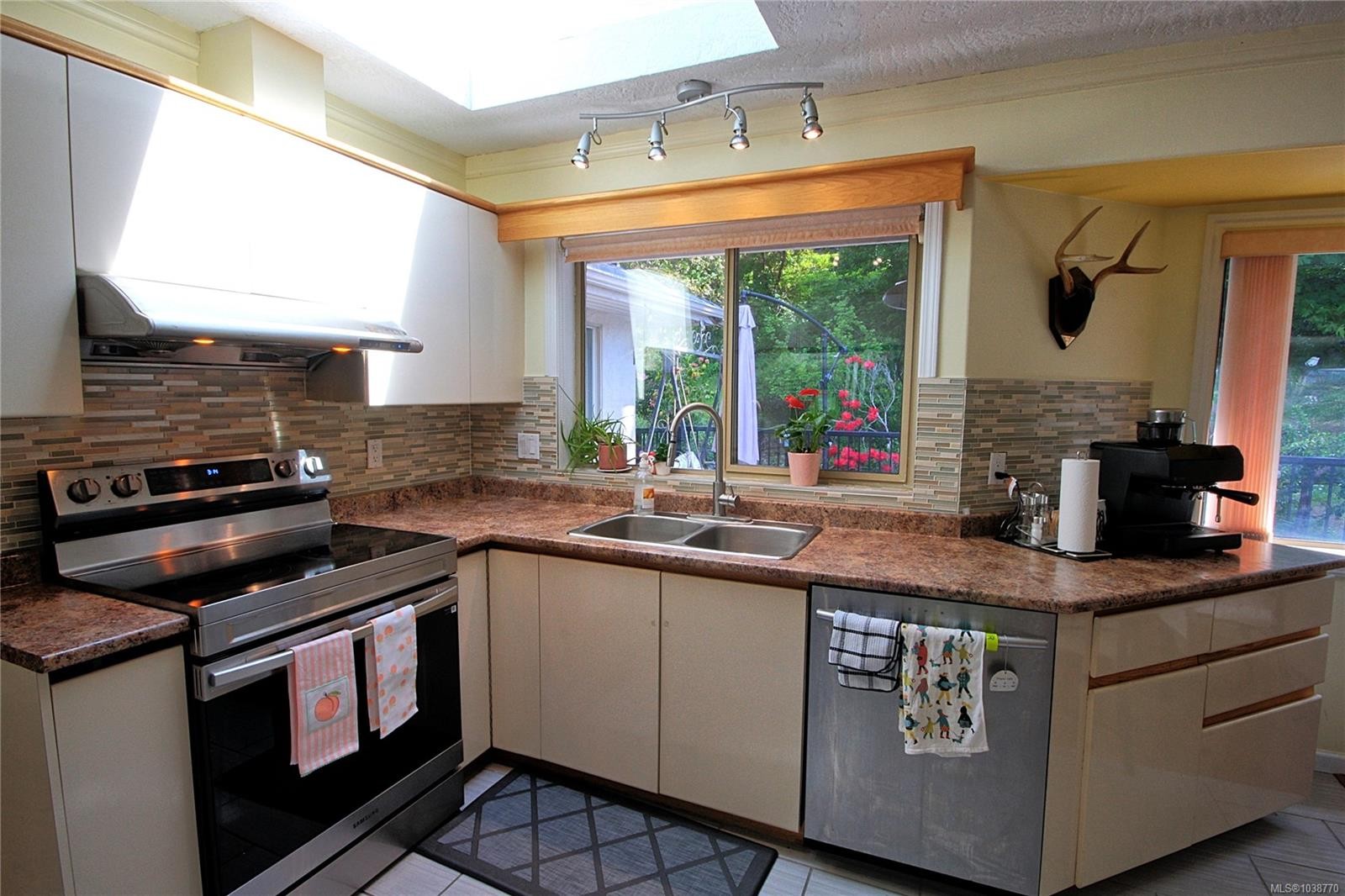 4355 Emily Carr Dr, Saanich, BC