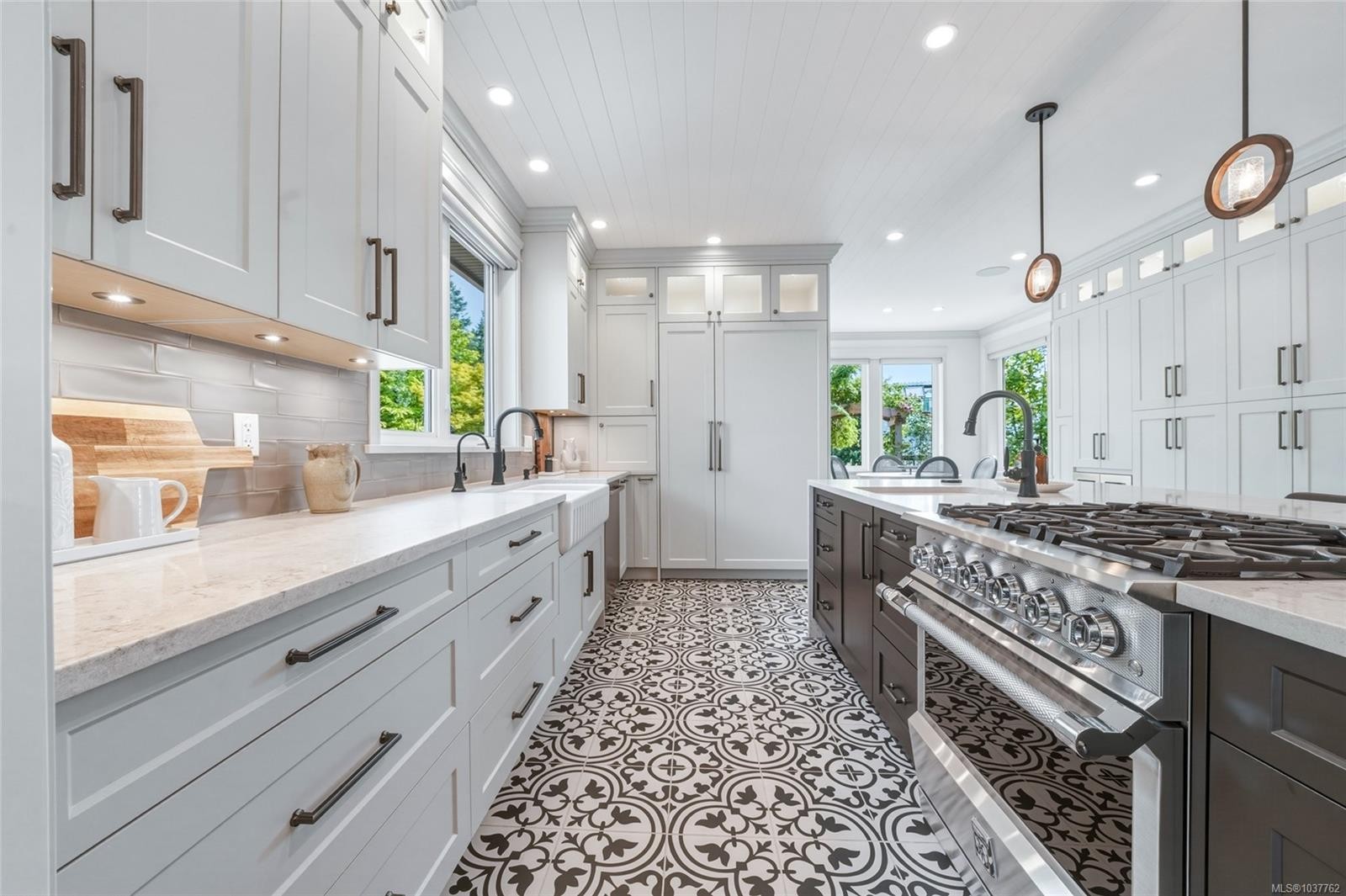 6429 Bryn Rd, Central Saanich, BC