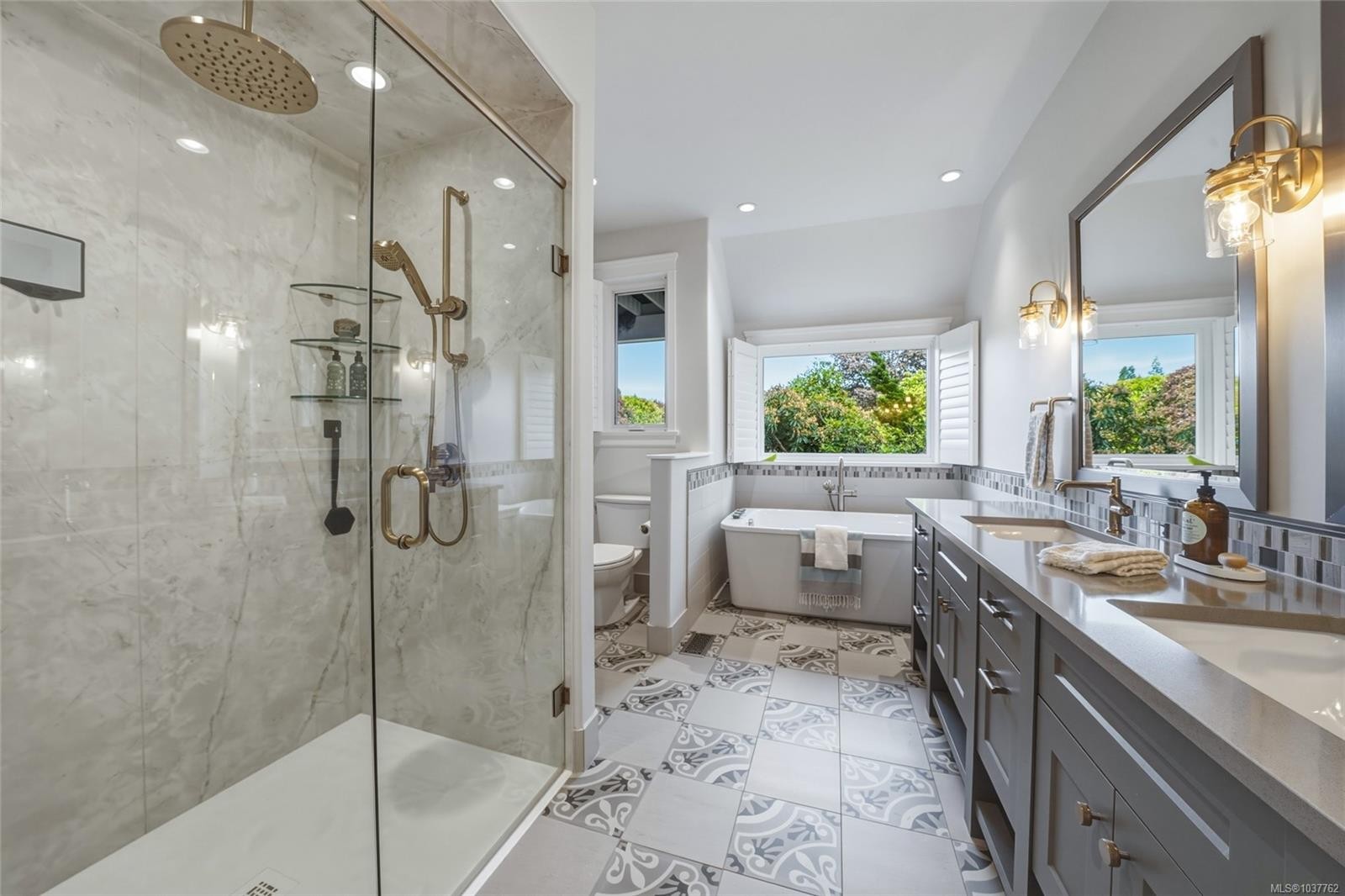 6429 Bryn Rd, Central Saanich, BC
