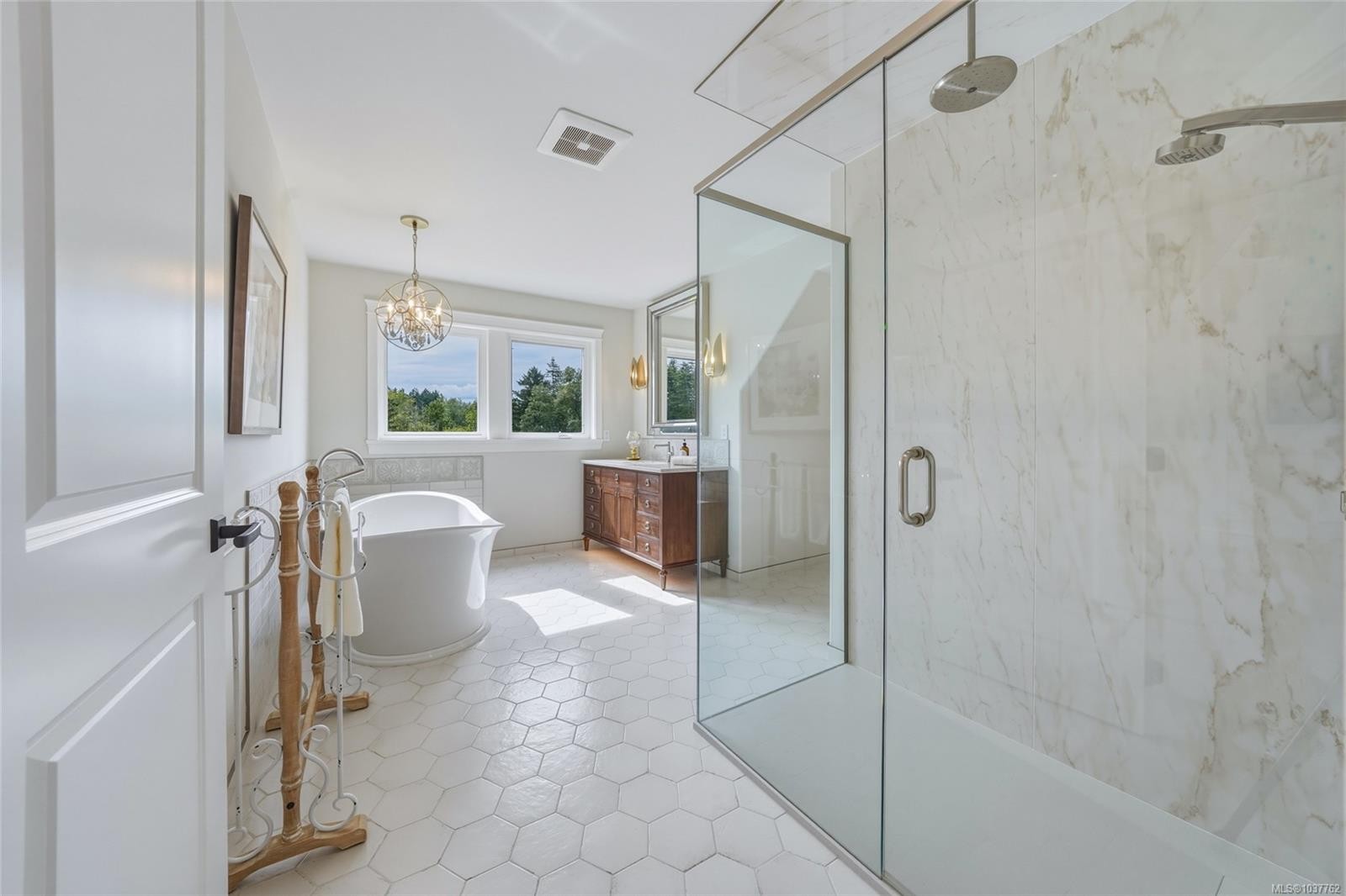 6429 Bryn Rd, Central Saanich, BC