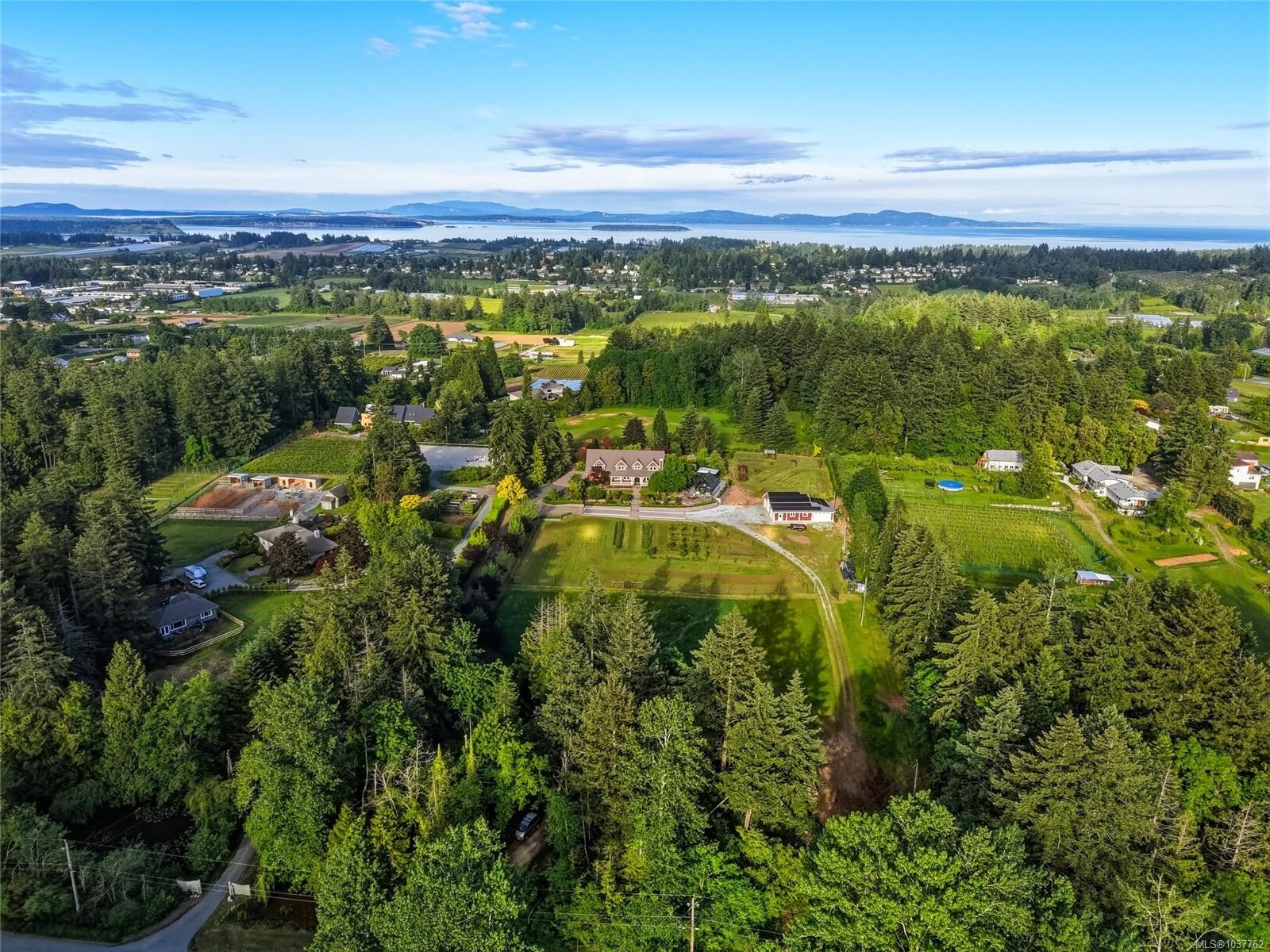 6429 Bryn Rd, Central Saanich, BC