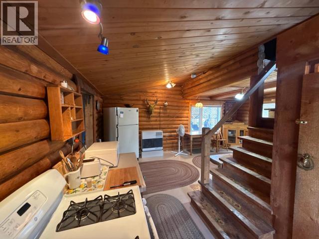 12 Fireweed Road, Dawson City, YT - Indoor Photo Showing Other Room