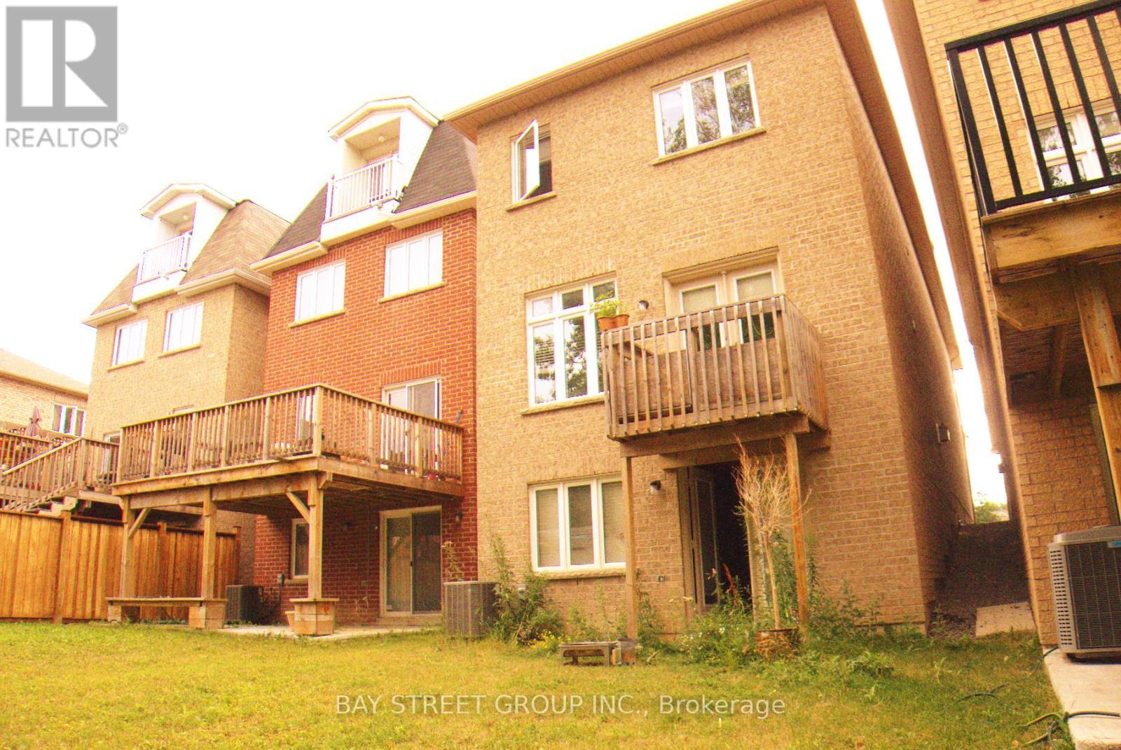 Bsmt - 267 Bathurst Glen Drive, Vaughan, ON - Outdoor With Exterior