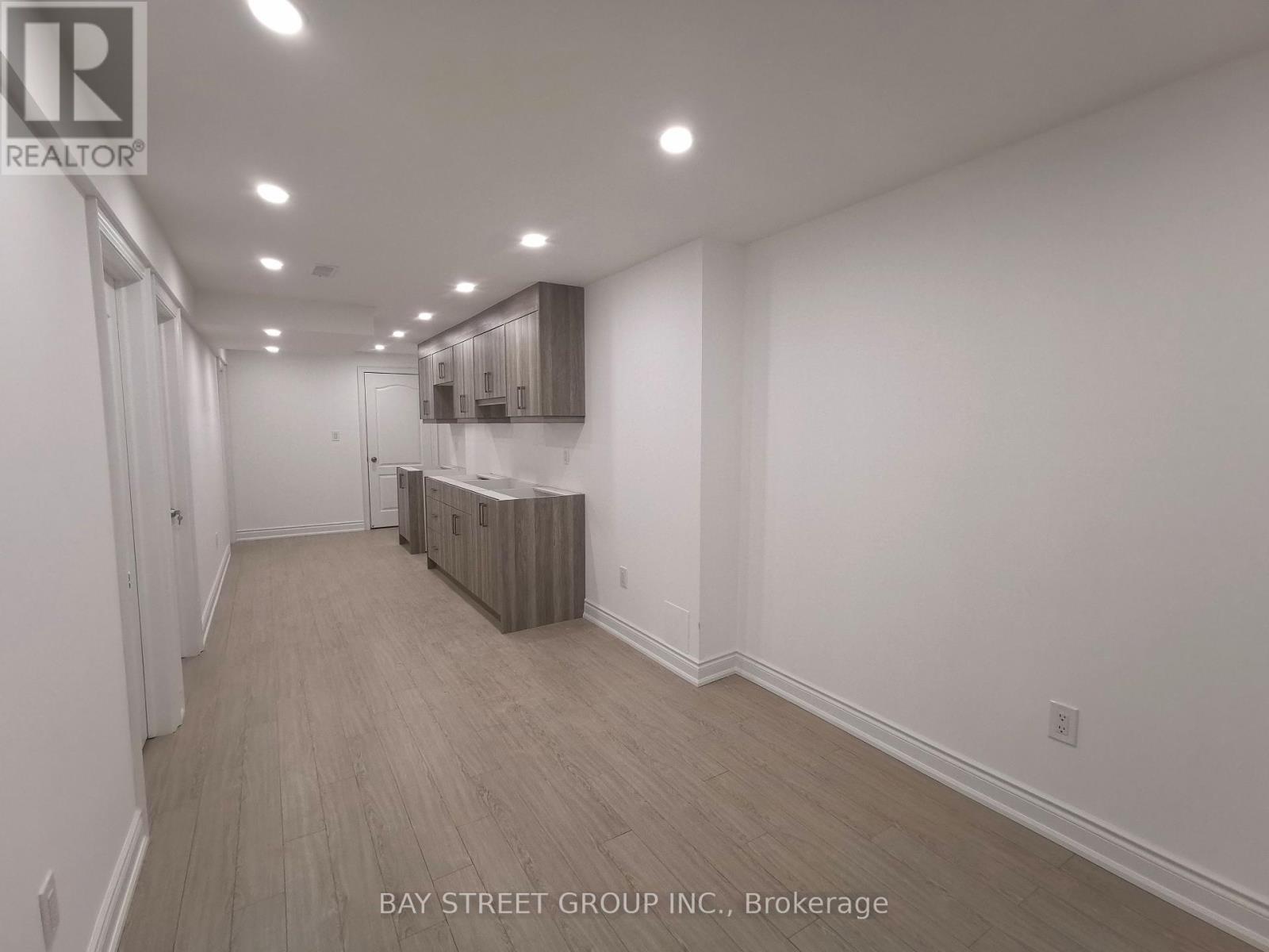 Bsmt - 267 Bathurst Glen Drive, Vaughan, ON - Indoor Photo Showing Other Room