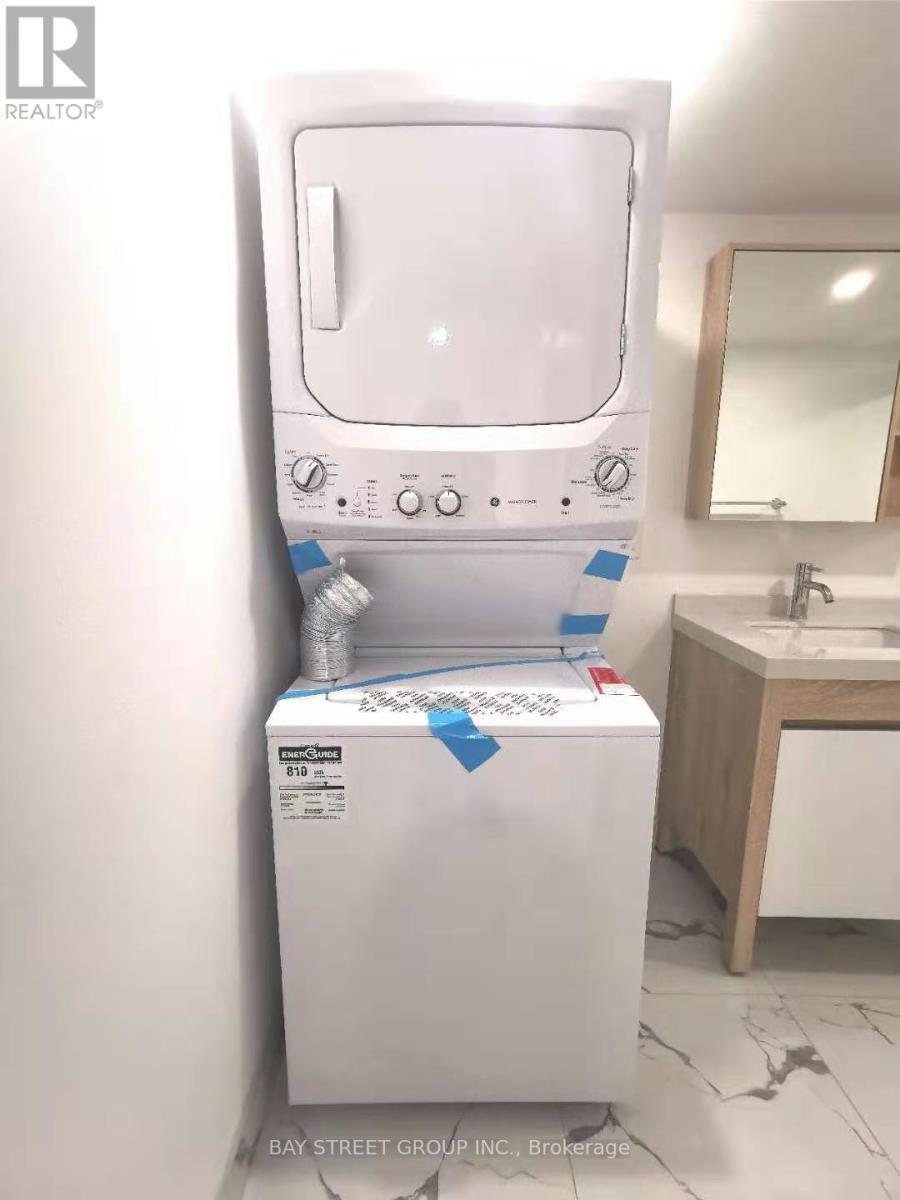 Bsmt - 267 Bathurst Glen Drive, Vaughan, ON - Indoor Photo Showing Laundry Room