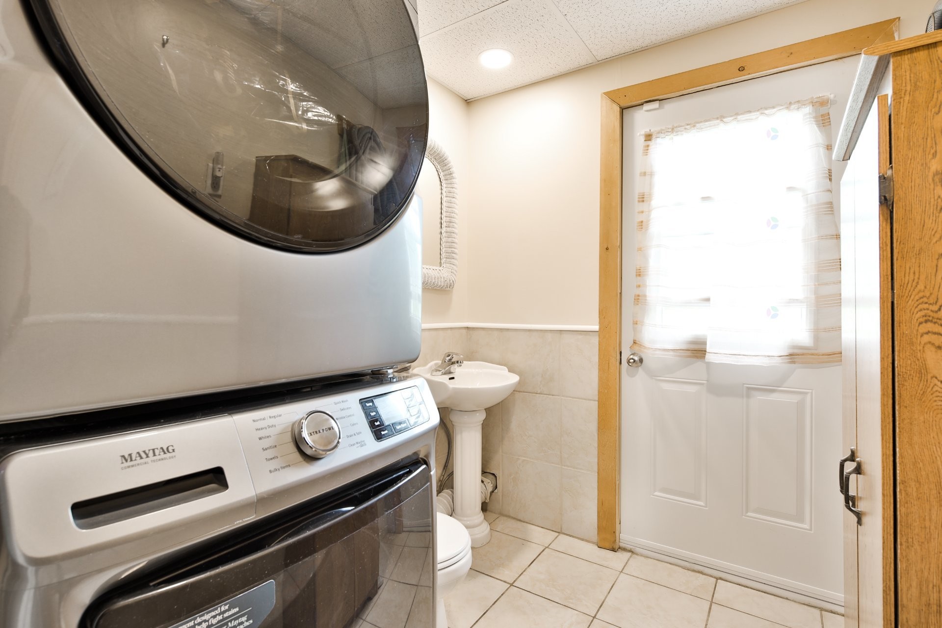 Laundry - 1138 Ch. Hallé E., Brigham, QC - Indoor Photo Showing Laundry Room
