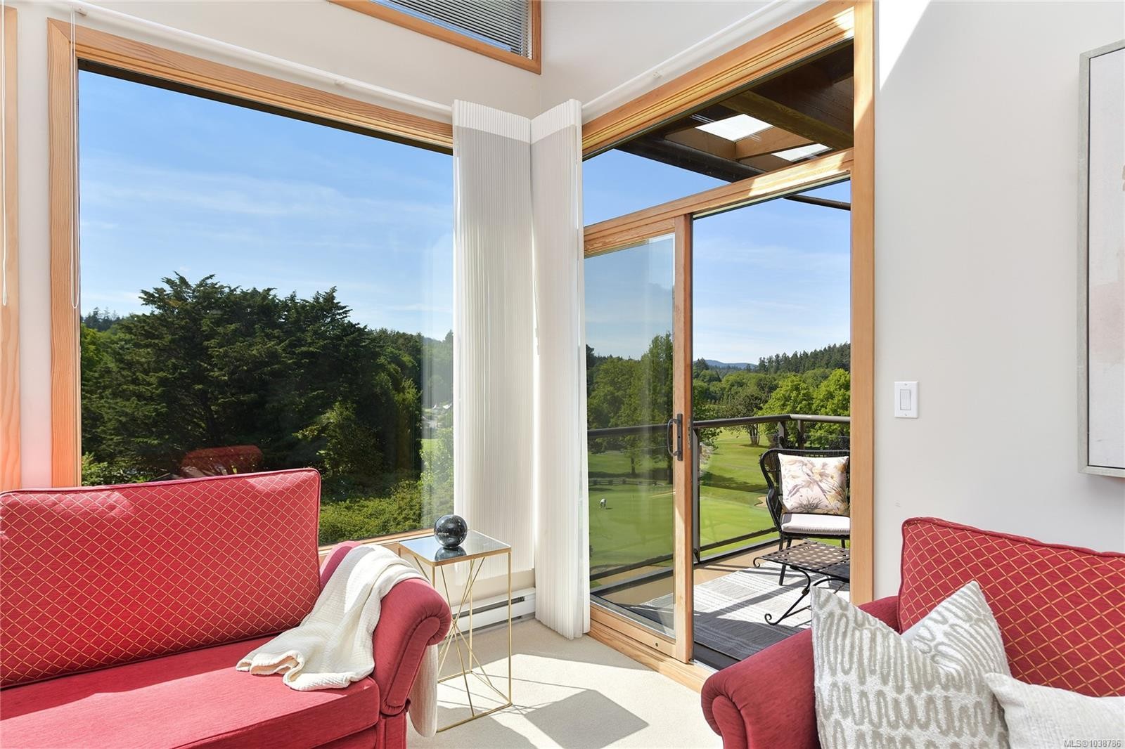 #403-5327 Cordova Bay Rd, Saanich, BC -