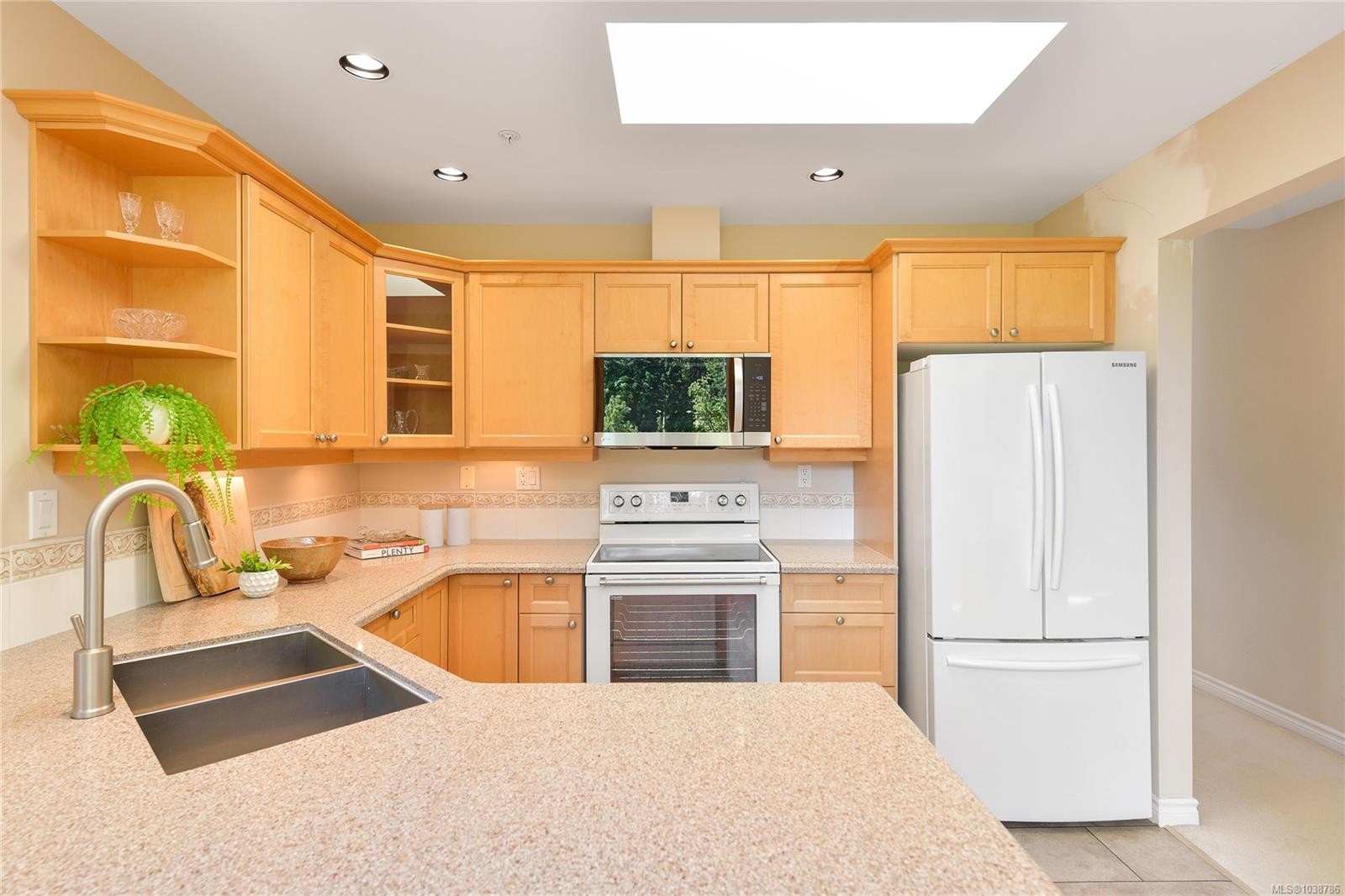 #403-5327 Cordova Bay Rd, Saanich, BC - Indoor Photo Showing Kitchen With Double Sink