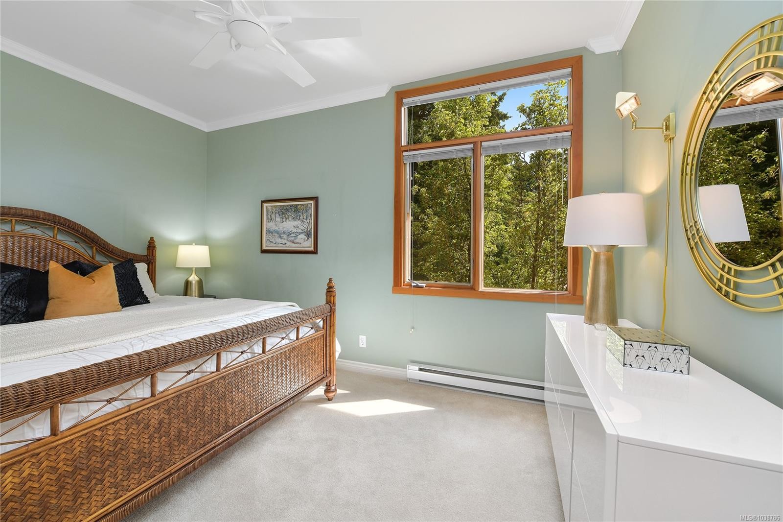 #403-5327 Cordova Bay Rd, Saanich, BC - Indoor Photo Showing Bedroom