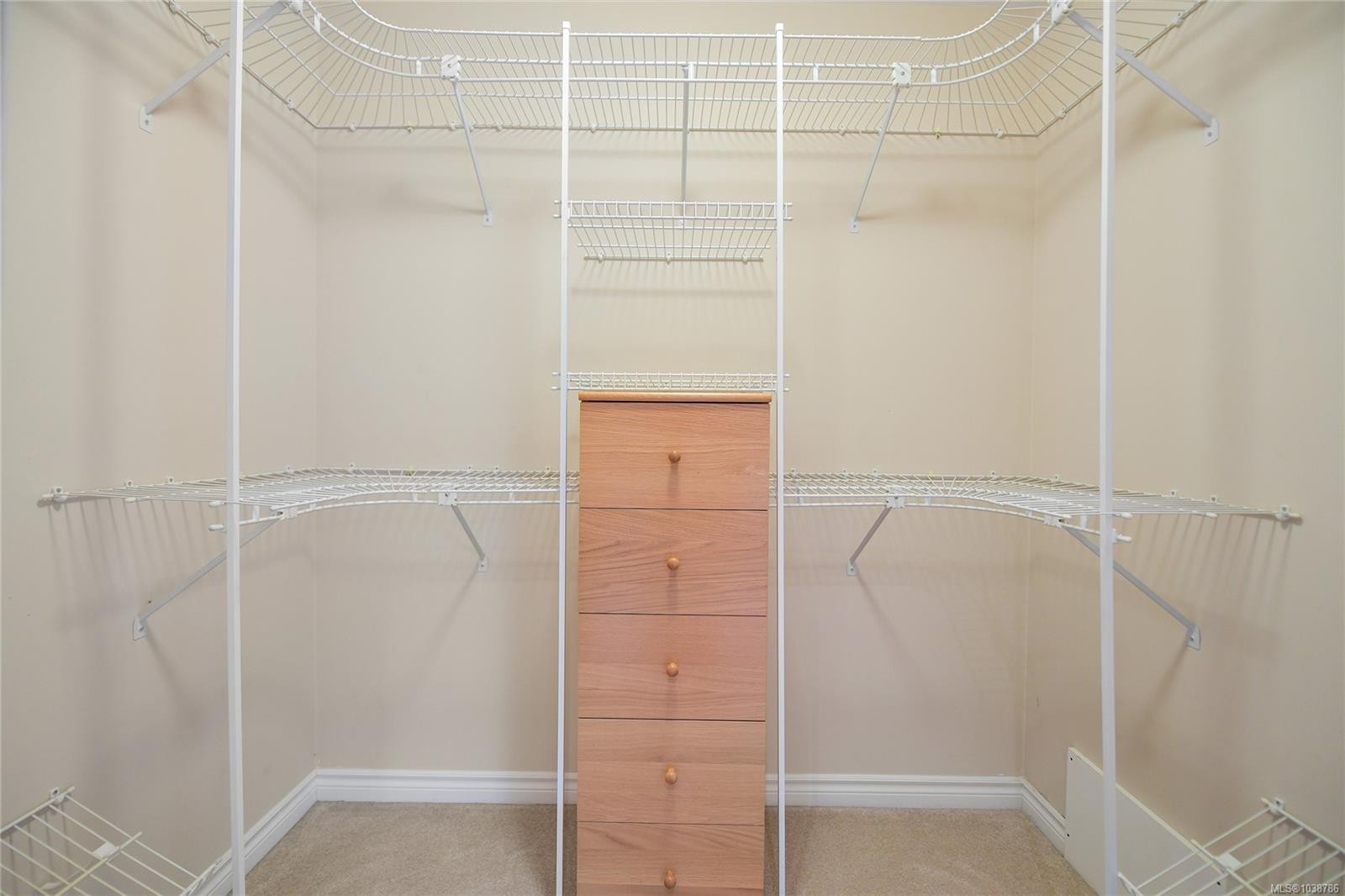 #403-5327 Cordova Bay Rd, Saanich, BC - Indoor With Storage