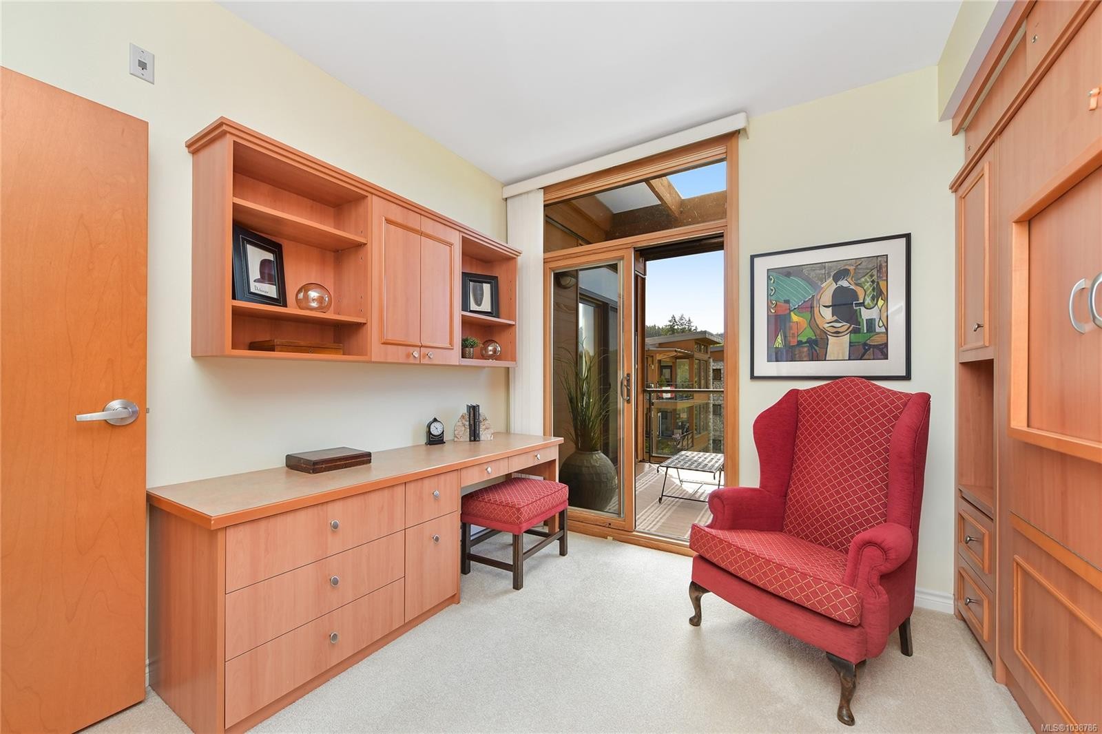 #403-5327 Cordova Bay Rd, Saanich, BC - Indoor