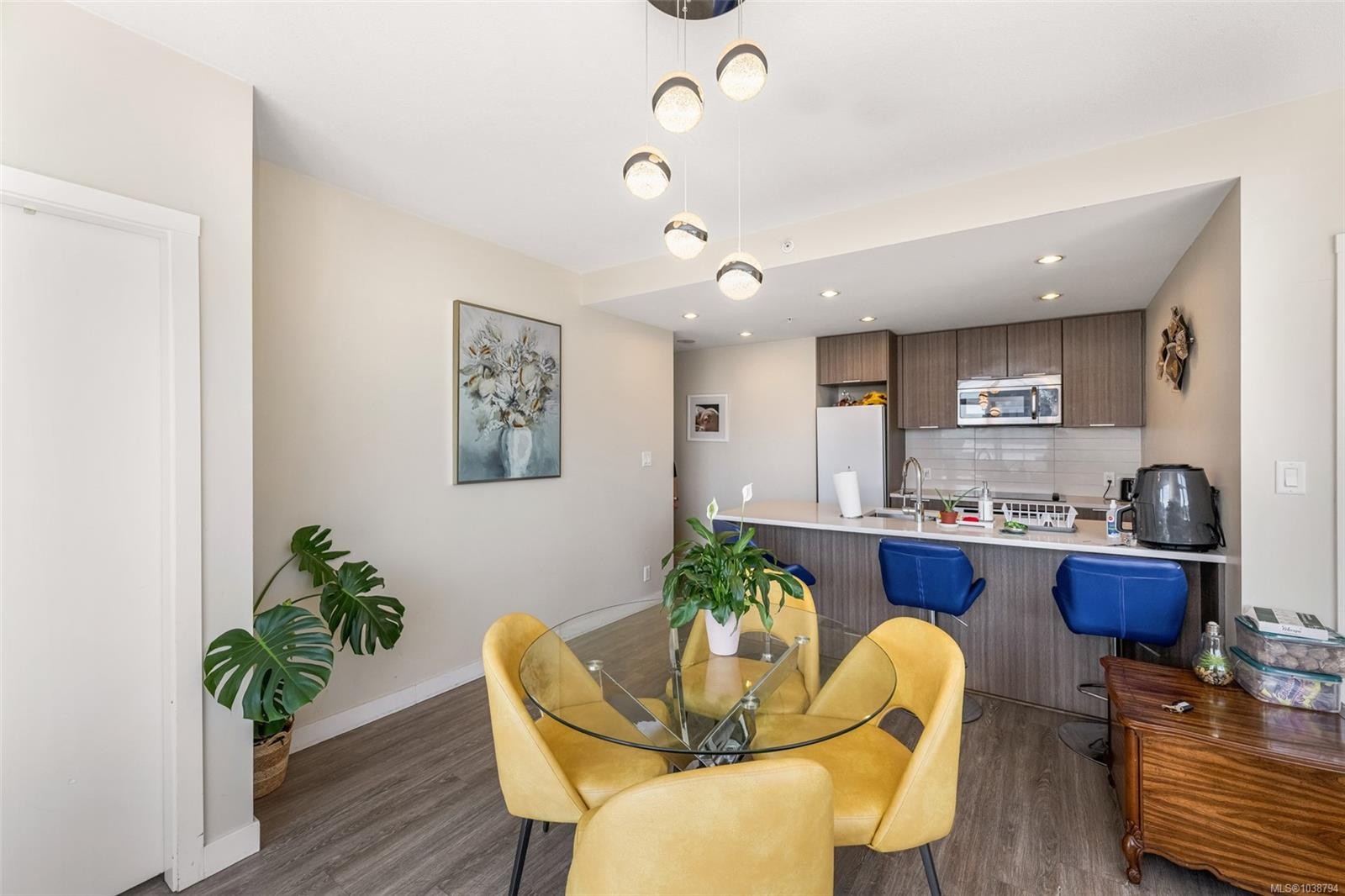 #1103-728 Yates St, Victoria, BC - Indoor Photo Showing Dining Room