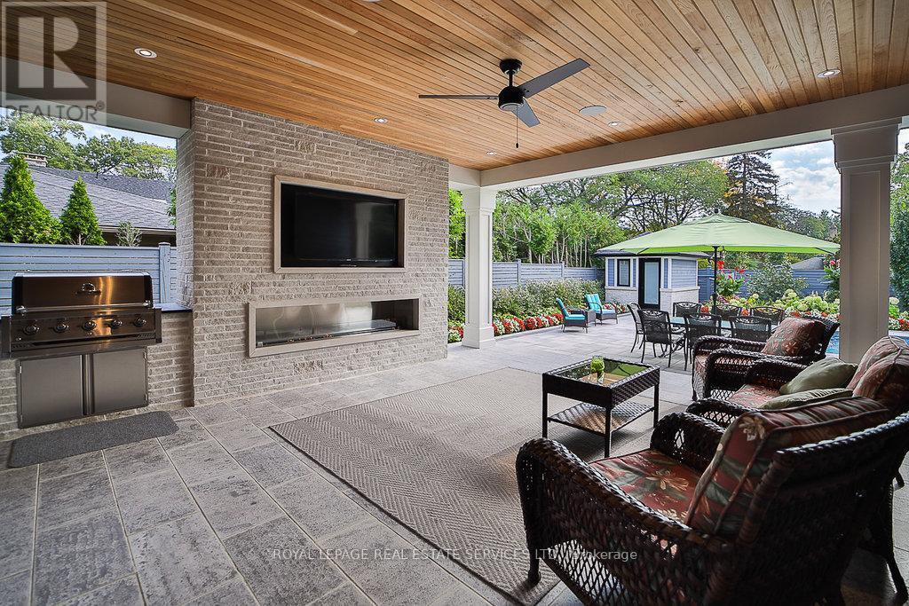 1301 Twin Oaks Dell, Mississauga, ON - Outdoor With Deck Patio Veranda With Exterior