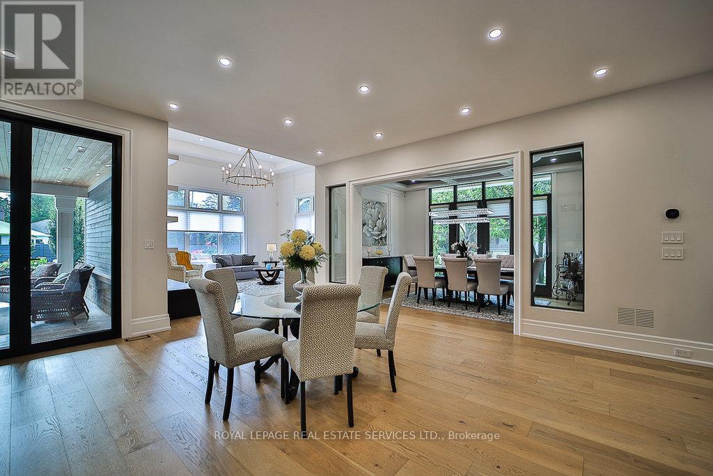 1301 Twin Oaks Dell, Mississauga, ON - Indoor Photo Showing Dining Room