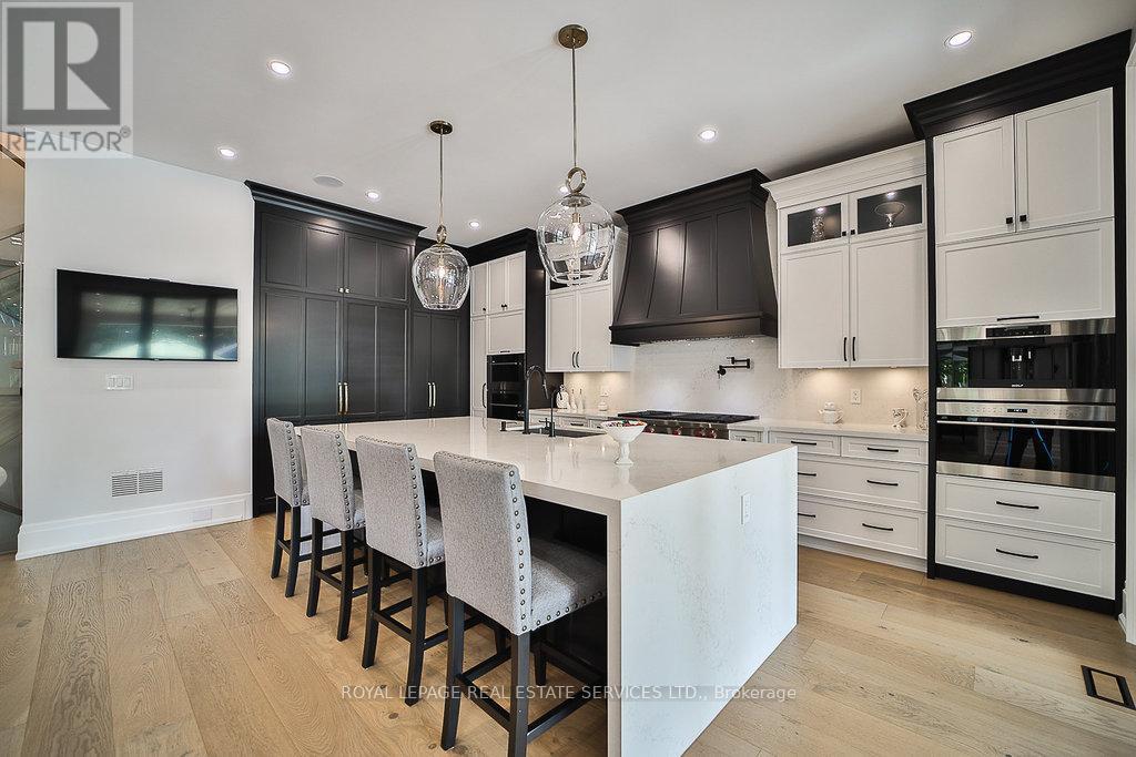 1301 Twin Oaks Dell, Mississauga, ON - Indoor