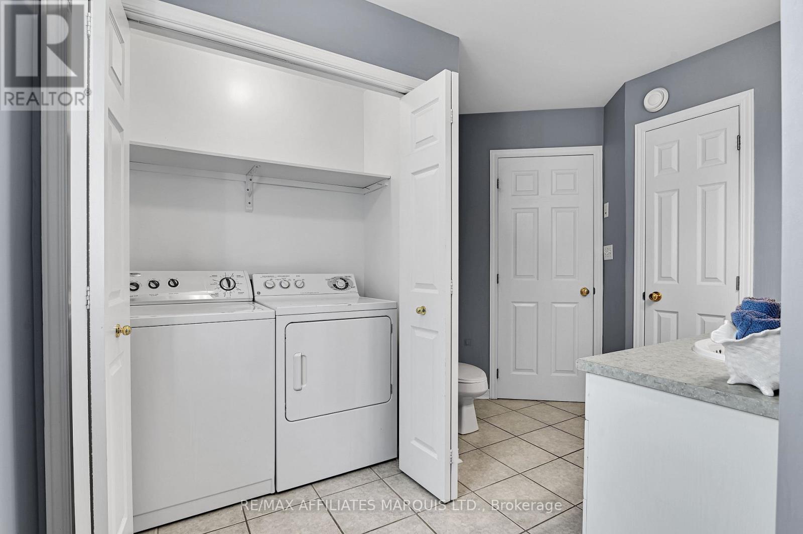 19414 Malibu Lane, South Glengarry, ON - Indoor Photo Showing Laundry Room