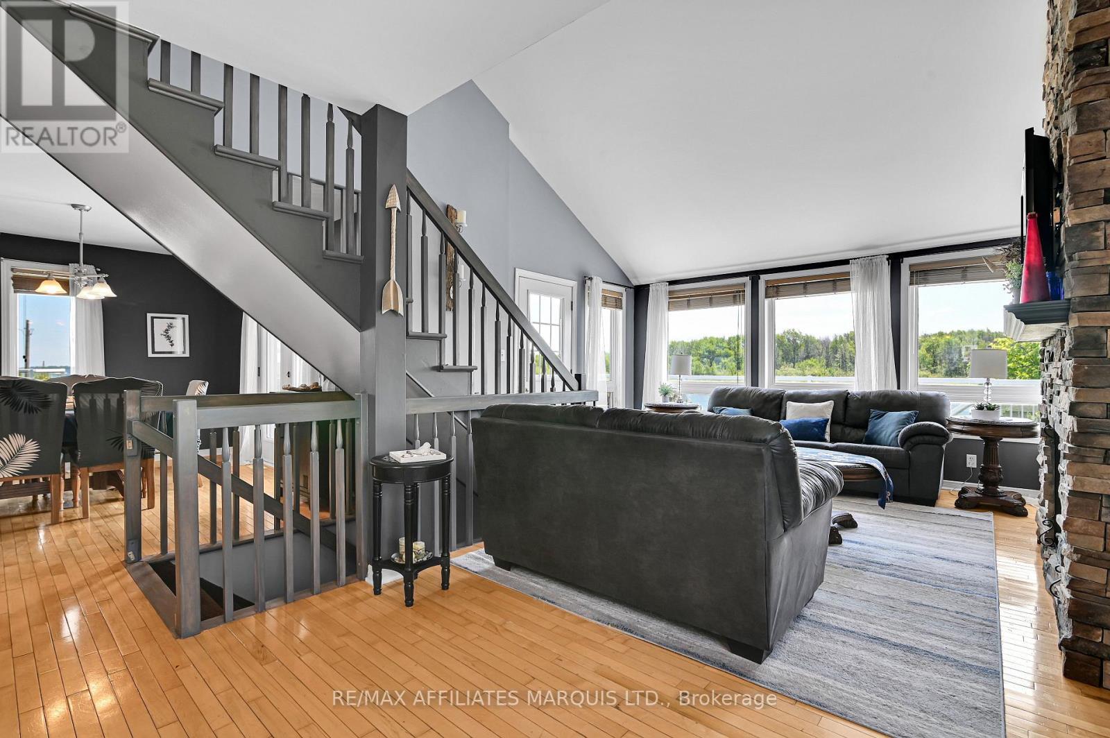 19414 Malibu Lane, South Glengarry, ON - Indoor