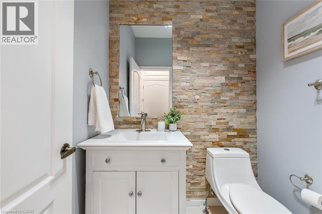 3340 Terra Cotta Lane, Burlington, ON - Indoor Photo Showing Bathroom