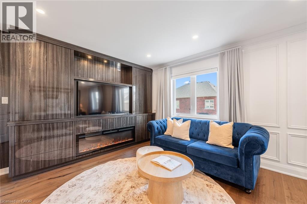 3340 Terra Cotta Lane, Burlington, ON - Indoor Photo Showing Living Room