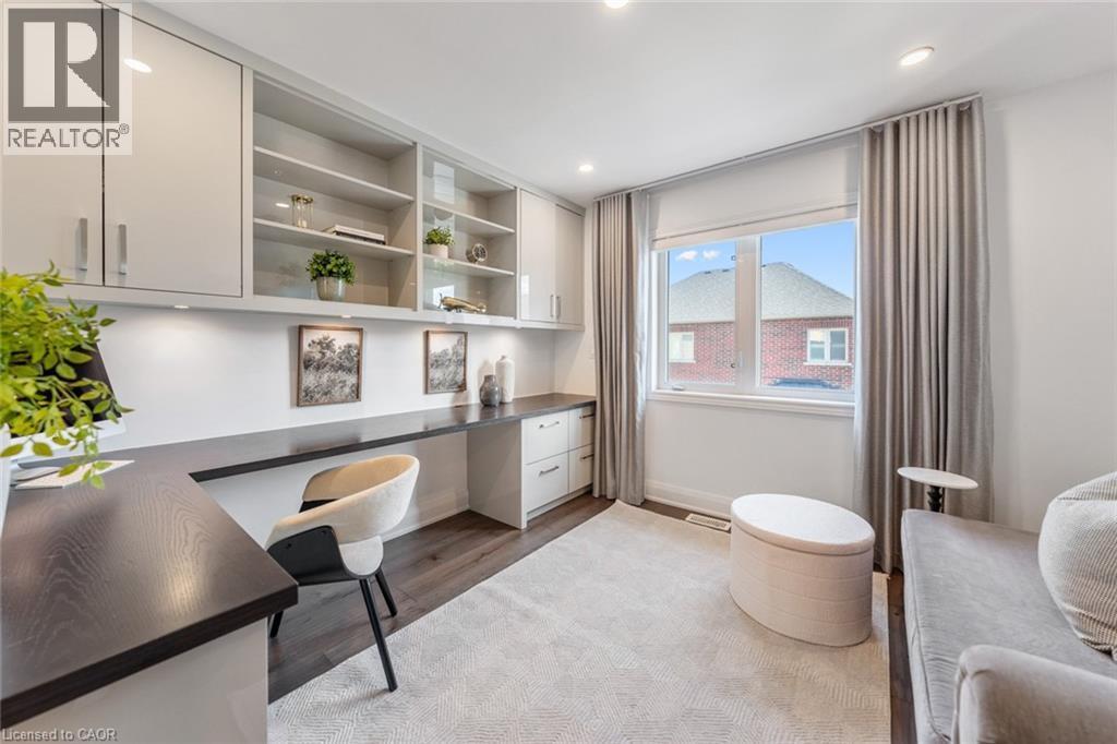 3340 Terra Cotta Lane, Burlington, ON - Indoor