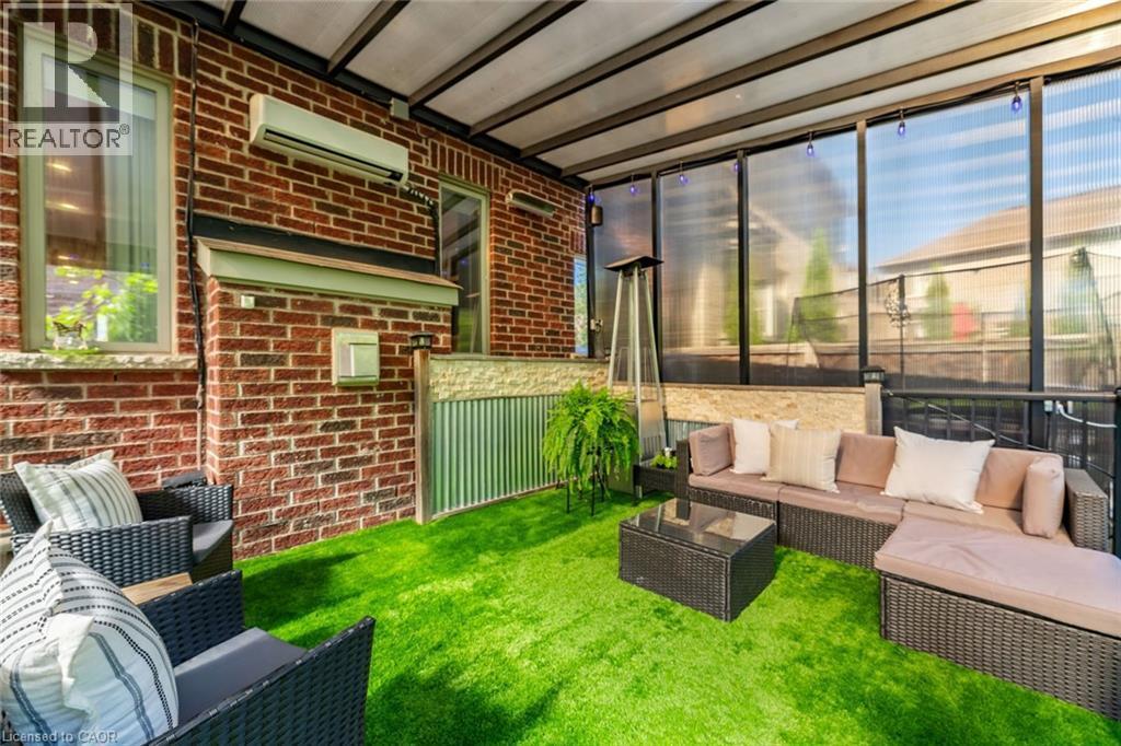 3340 Terra Cotta Lane, Burlington, ON - With Deck Patio Veranda With Exterior