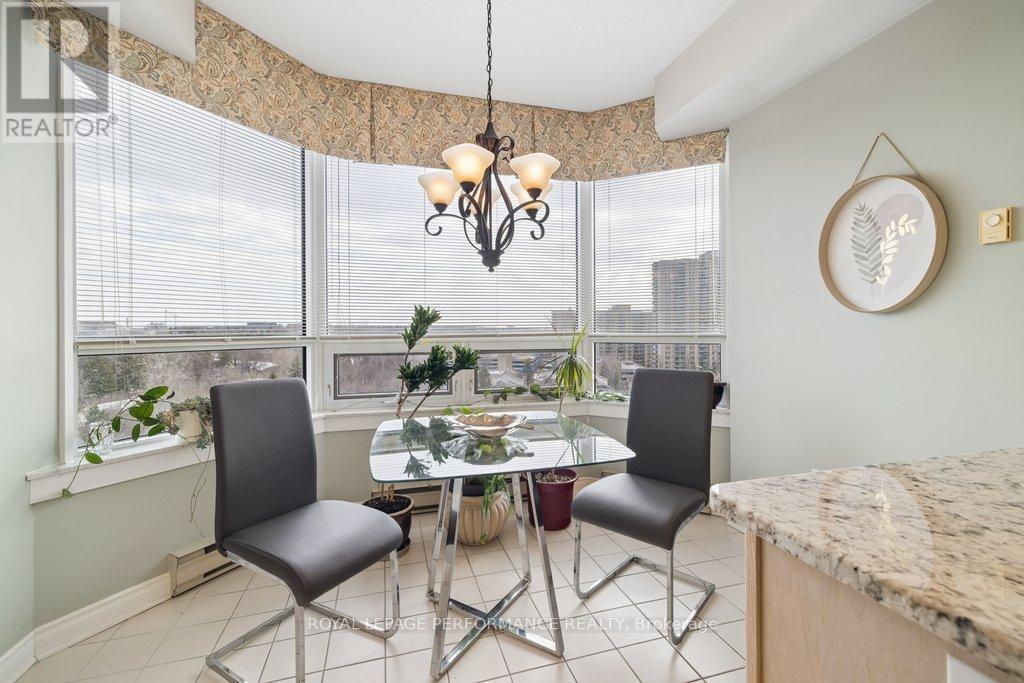 905 - 1480 Riverside Drive, Ottawa, ON - Indoor Photo Showing Dining Room