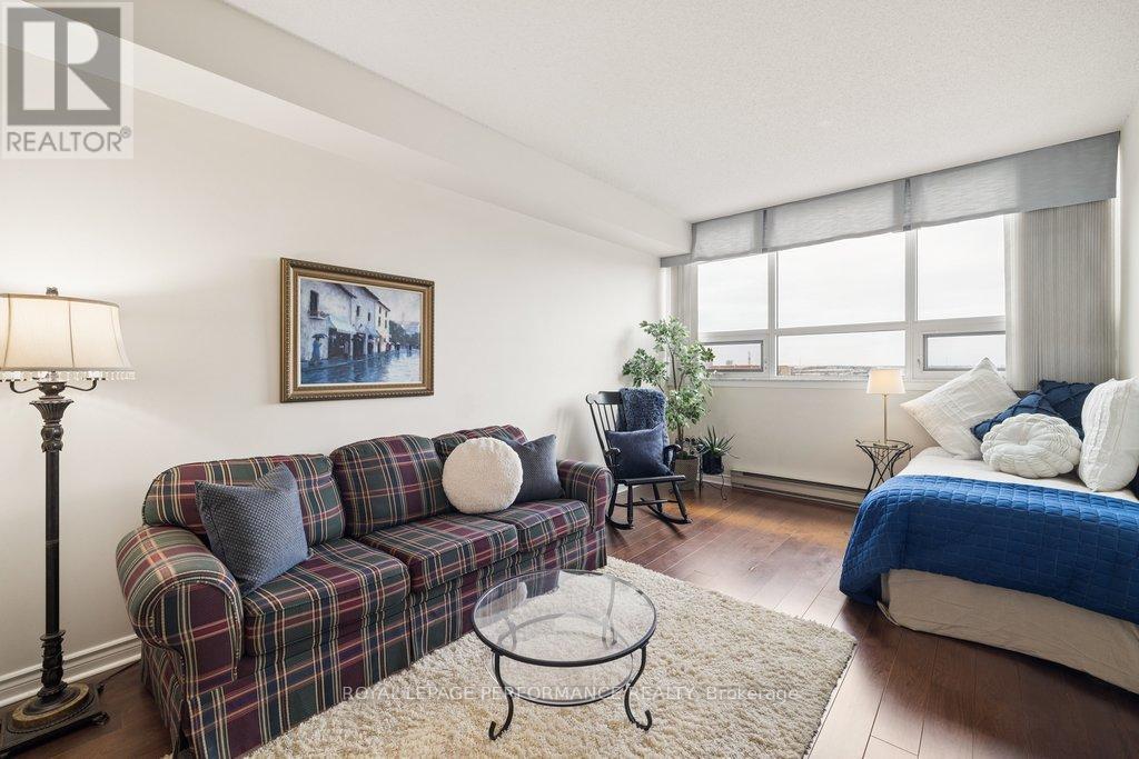 Primary Bedroom - 905 - 1480 Riverside Drive, Ottawa, ON - Indoor Photo Showing Living Room