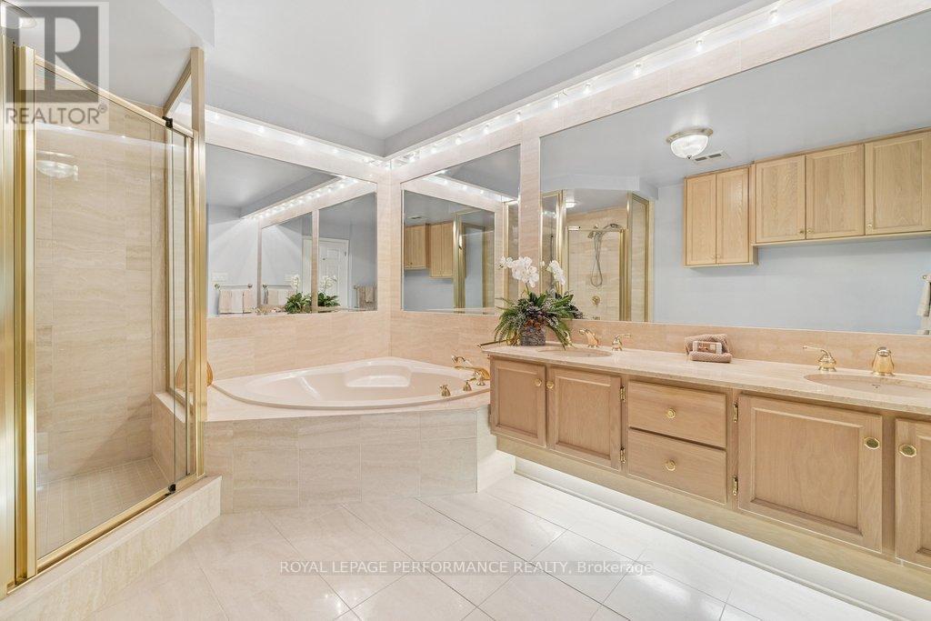 905 - 1480 Riverside Drive, Ottawa, ON - Indoor Photo Showing Bathroom