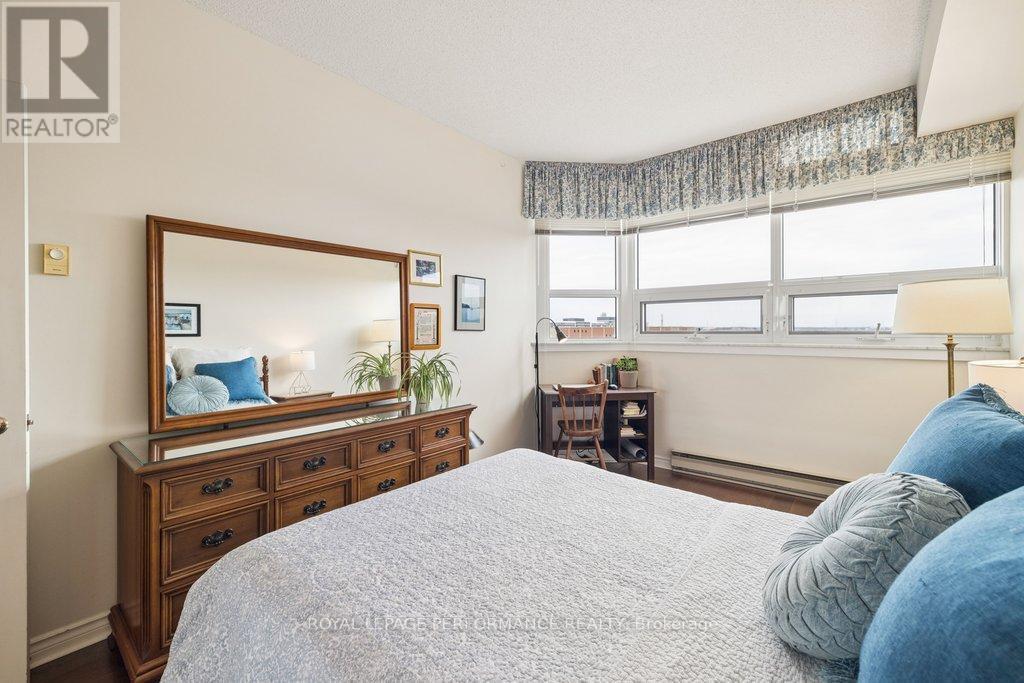 905 - 1480 Riverside Drive, Ottawa, ON - Indoor Photo Showing Bedroom