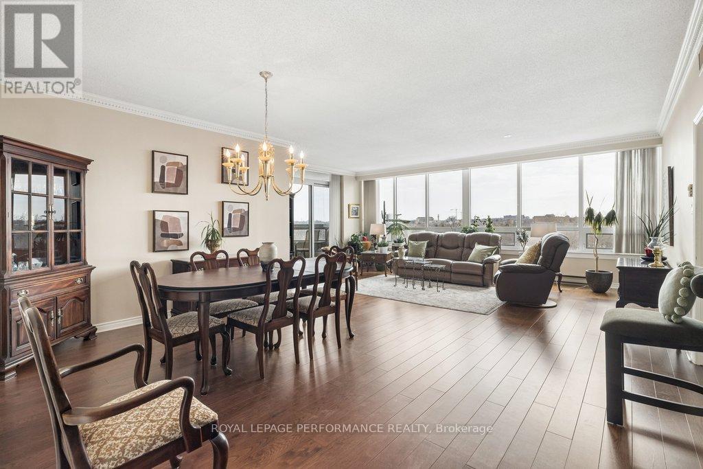 905 - 1480 Riverside Drive, Ottawa, ON - Indoor