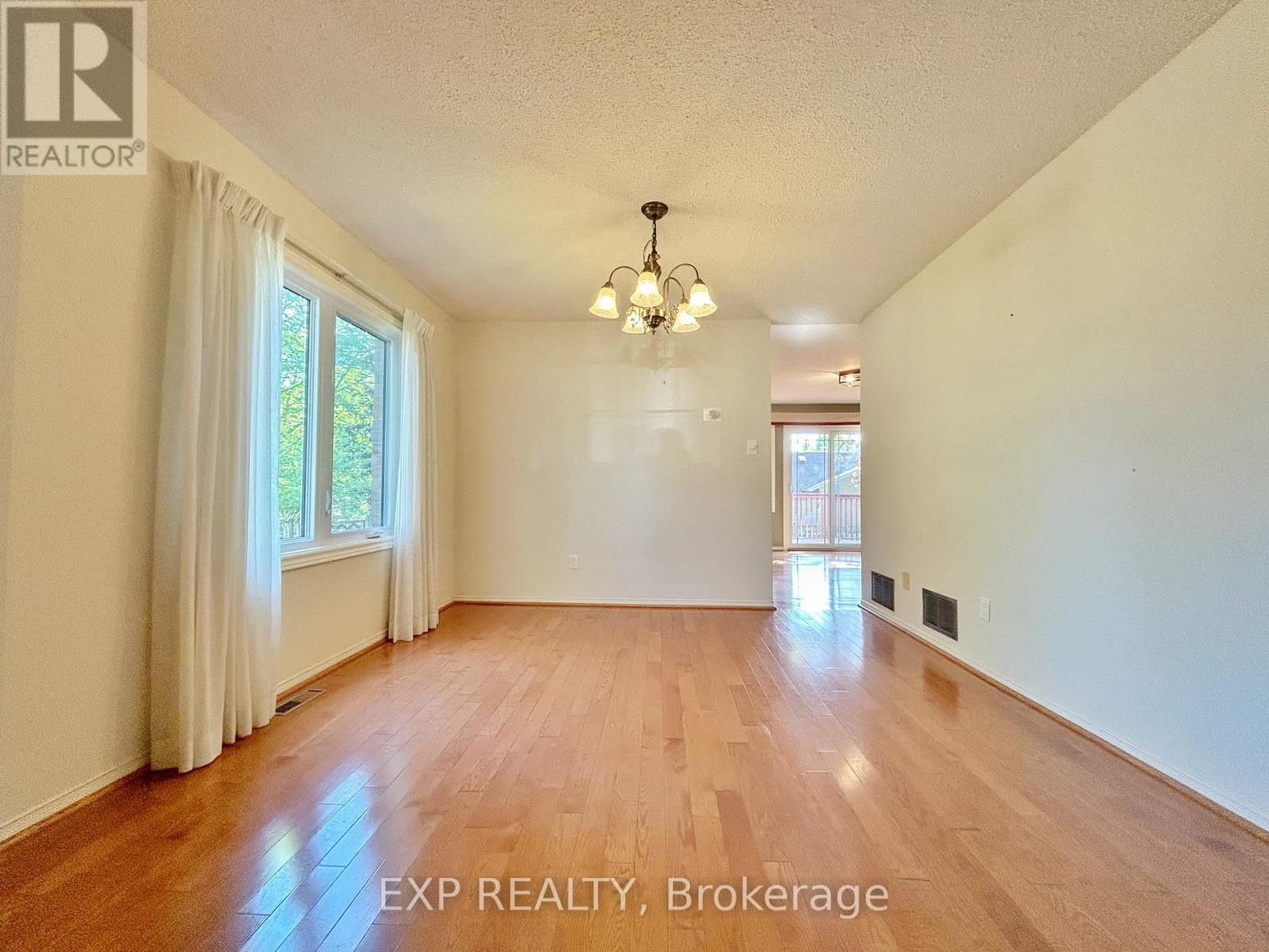 23 Haskell Crescent, Aurora, ON - Indoor Photo Showing Other Room