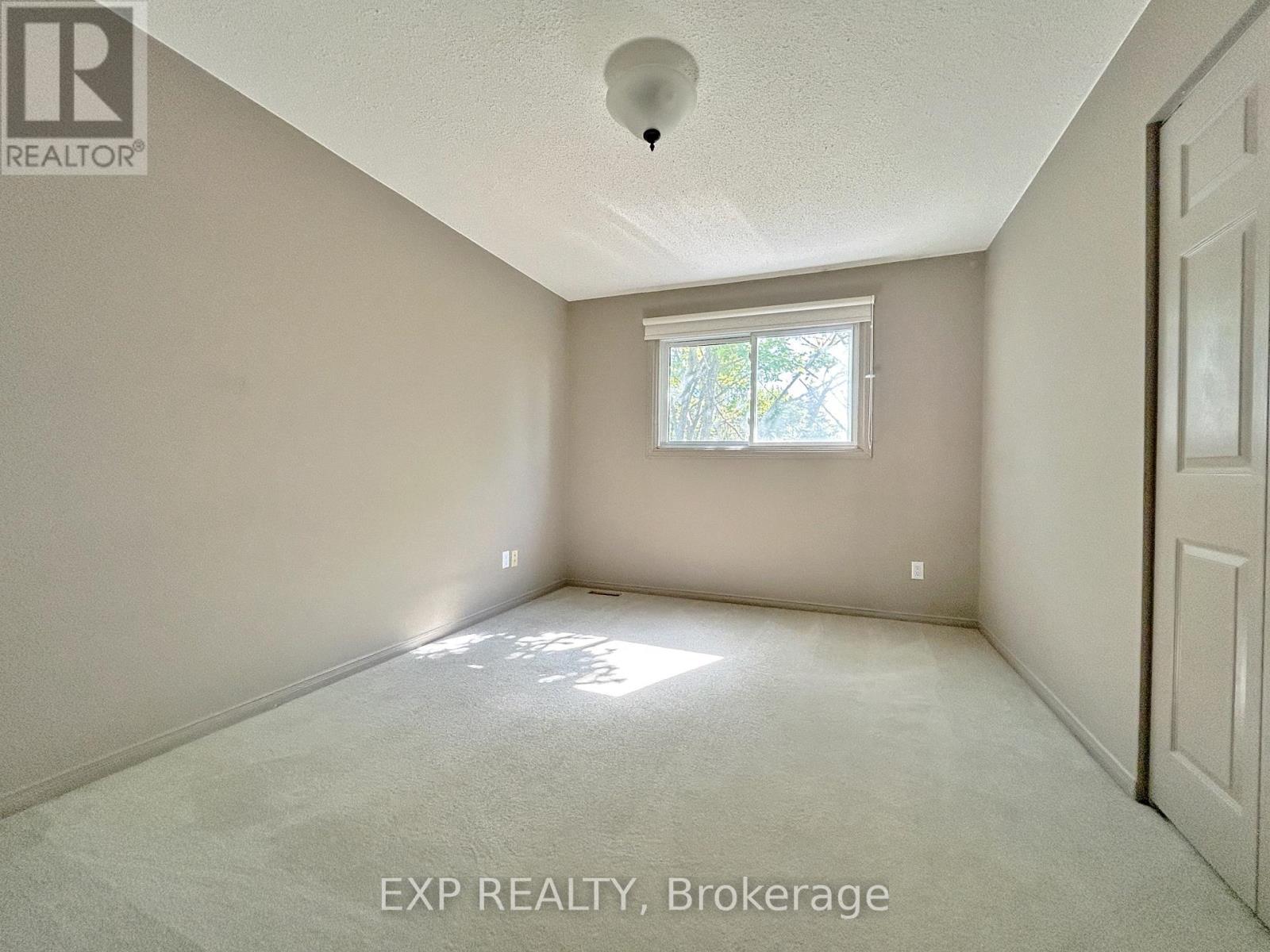 23 Haskell Crescent, Aurora, ON - Indoor Photo Showing Other Room
