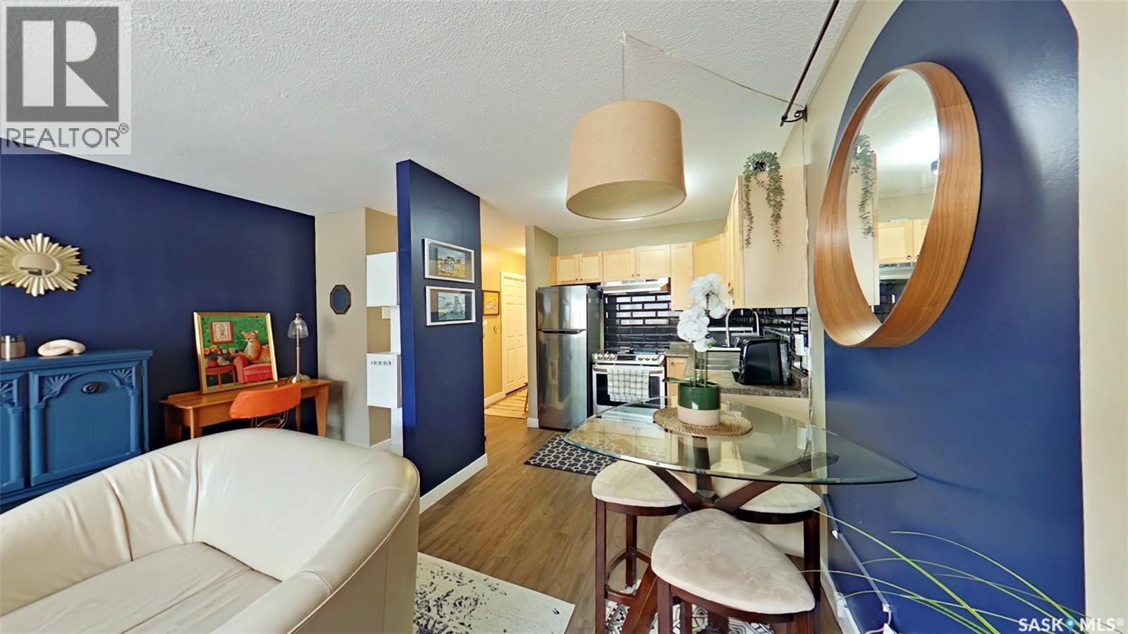 2 2358 Rae Street, Regina, SK - Indoor
