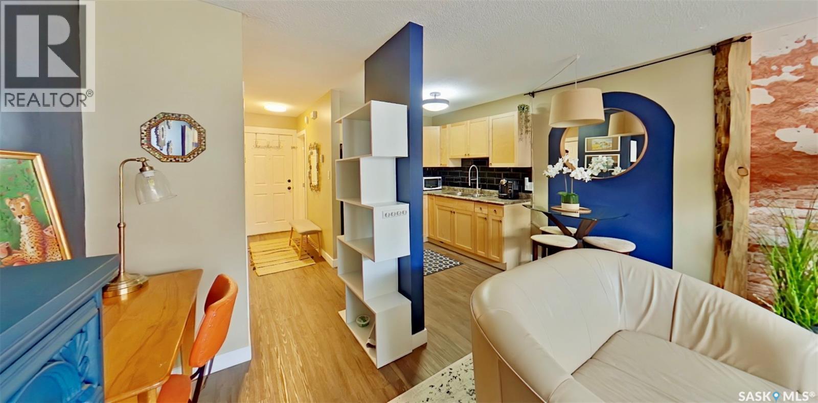 2 2358 Rae Street, Regina, SK - Indoor