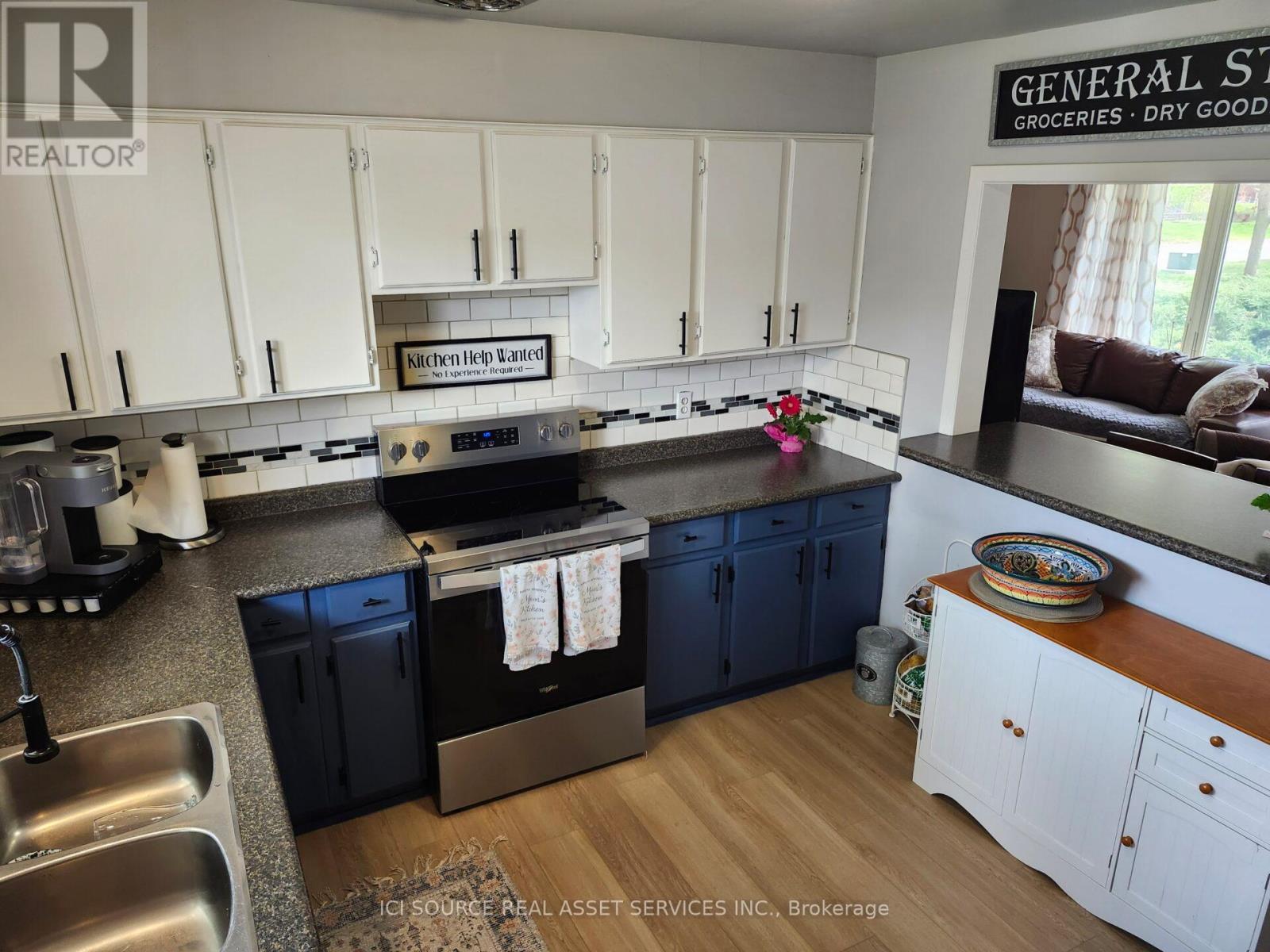 54 Rockwyn Crescent, London East, ON - Outdoor
