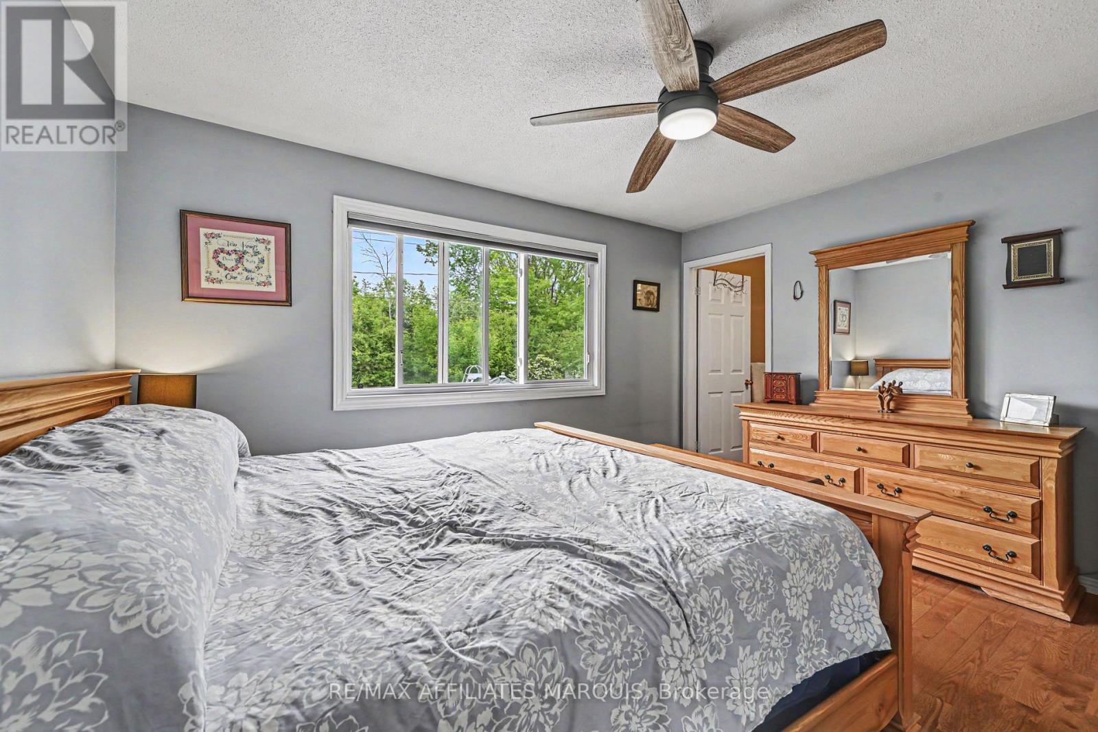 15 Pearl Street, Smiths Falls, ON - Indoor Photo Showing Bedroom