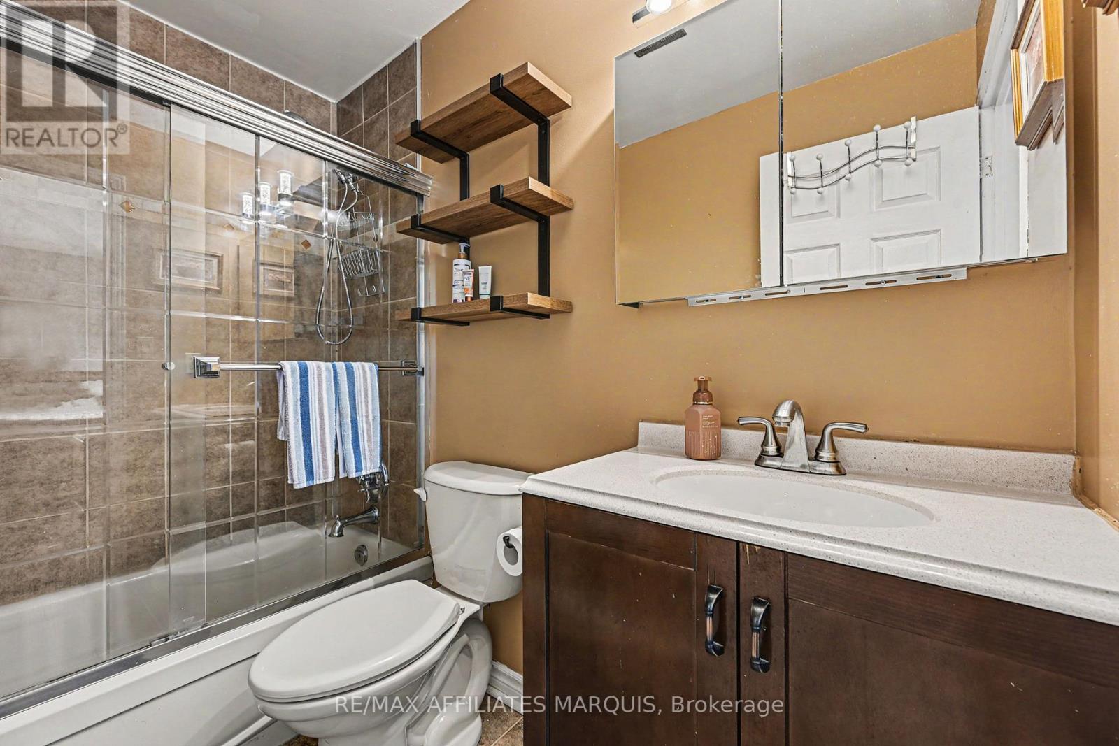 15 Pearl Street, Smiths Falls, ON - Indoor Photo Showing Bathroom