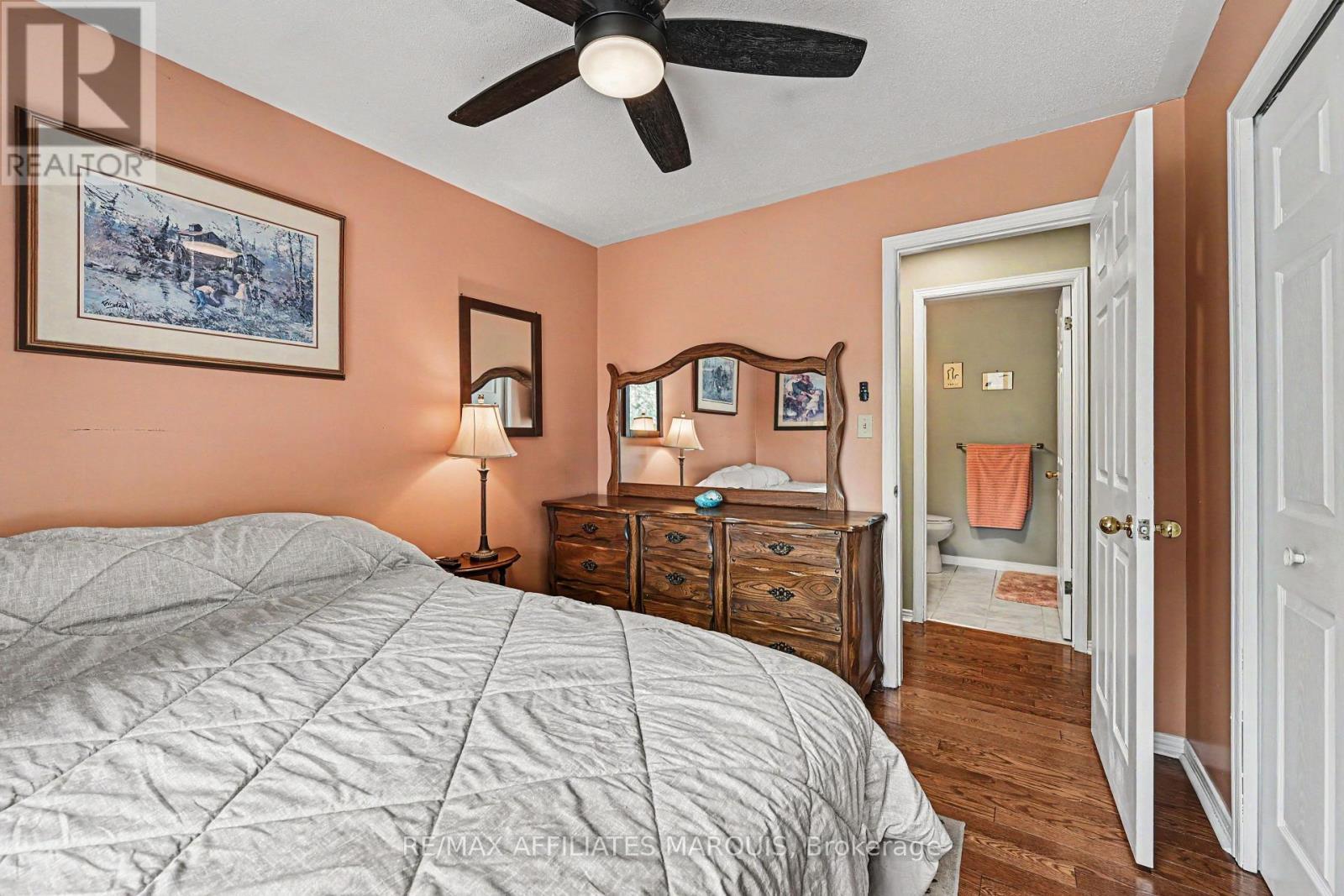 15 Pearl Street, Smiths Falls, ON - Indoor Photo Showing Bedroom