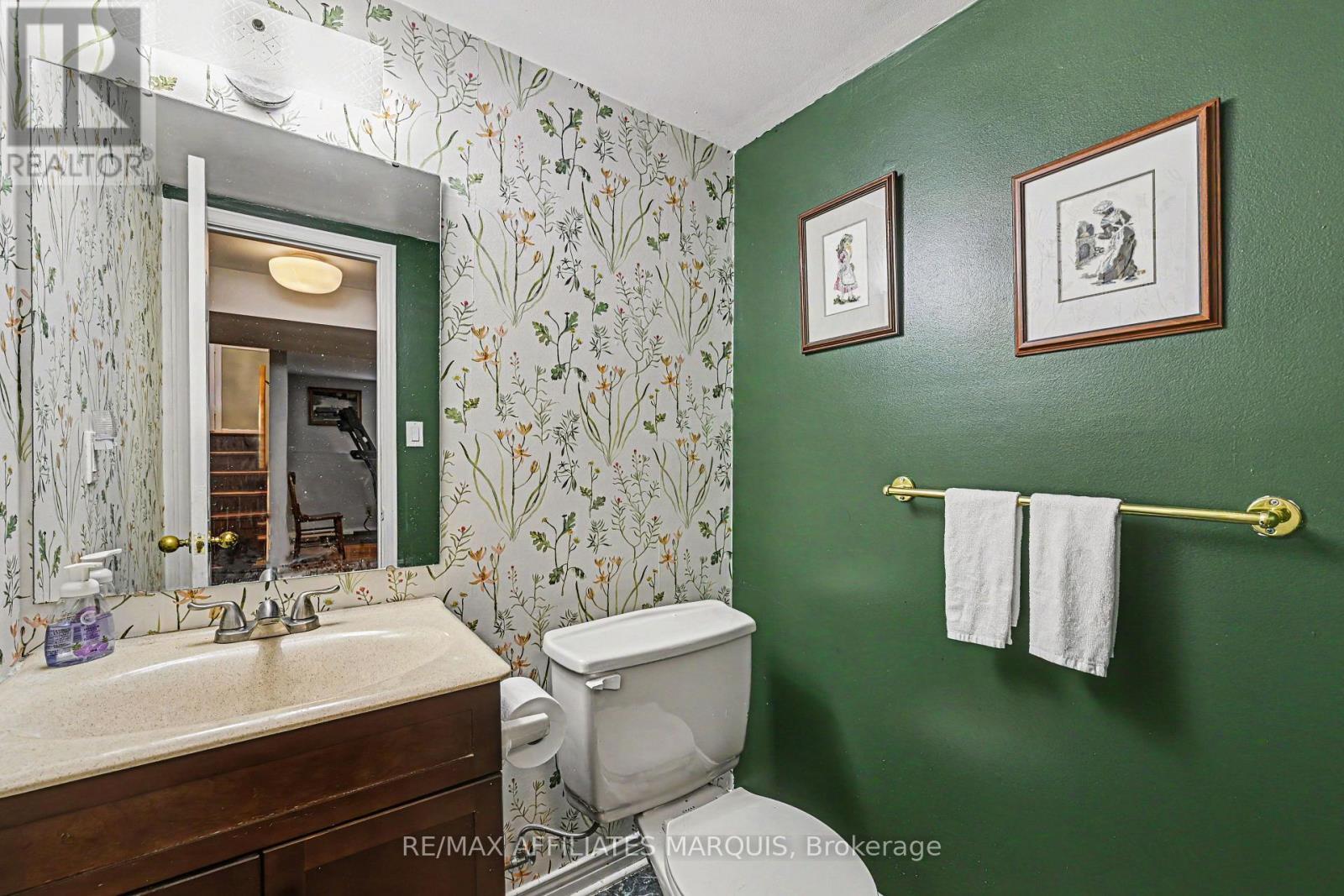 15 Pearl Street, Smiths Falls, ON - Indoor Photo Showing Bathroom