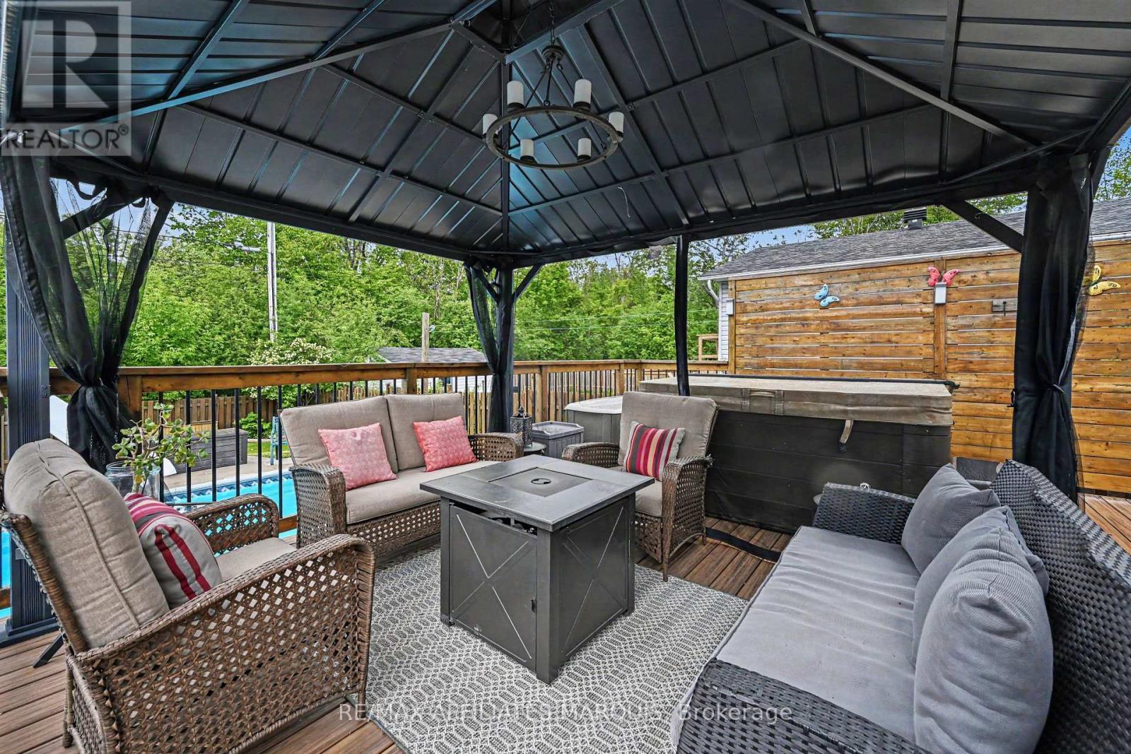 15 Pearl Street, Smiths Falls, ON - Outdoor With Deck Patio Veranda With Exterior