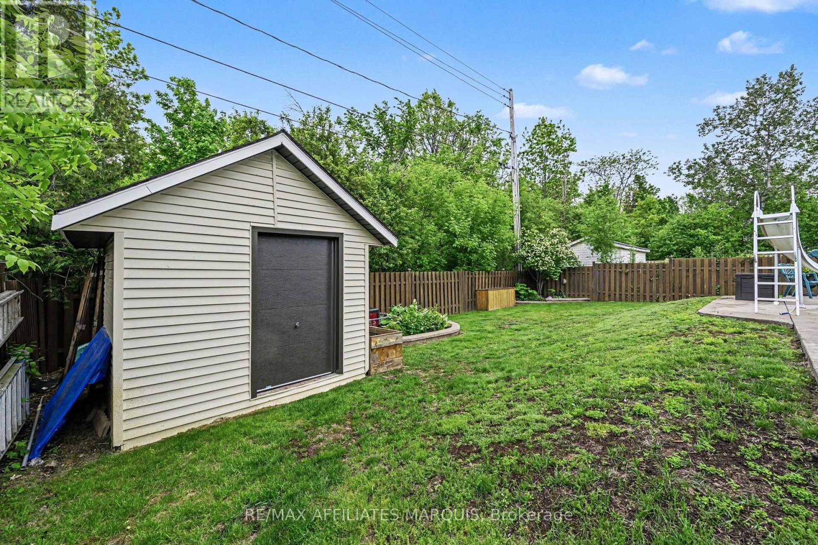 15 Pearl Street, Smiths Falls, ON - Outdoor