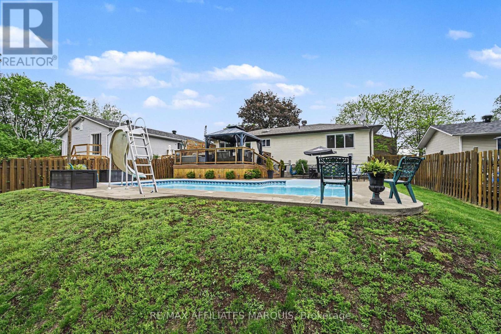 15 Pearl Street, Smiths Falls, ON - Outdoor With In Ground Pool With Backyard
