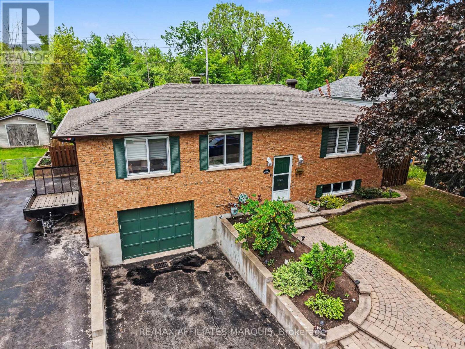 15 Pearl Street, Smiths Falls, ON - Outdoor