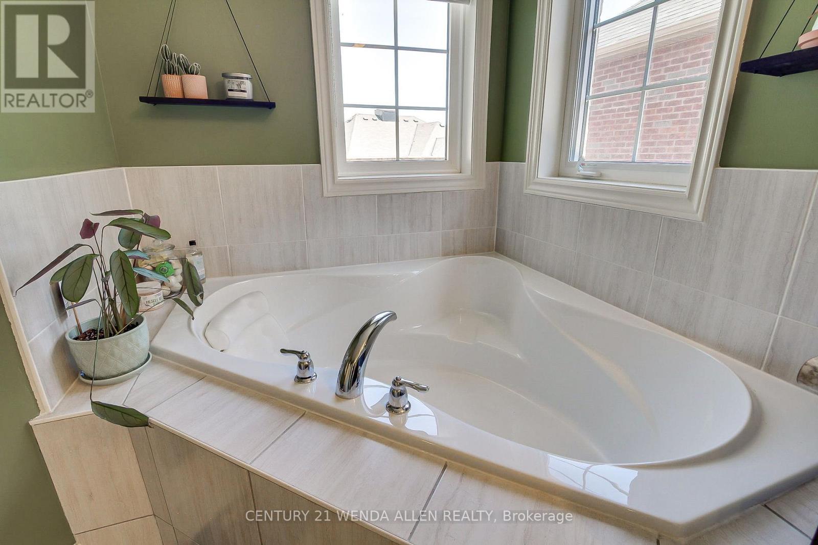 79 Jevons Drive, Ajax, ON - Indoor Photo Showing Bathroom