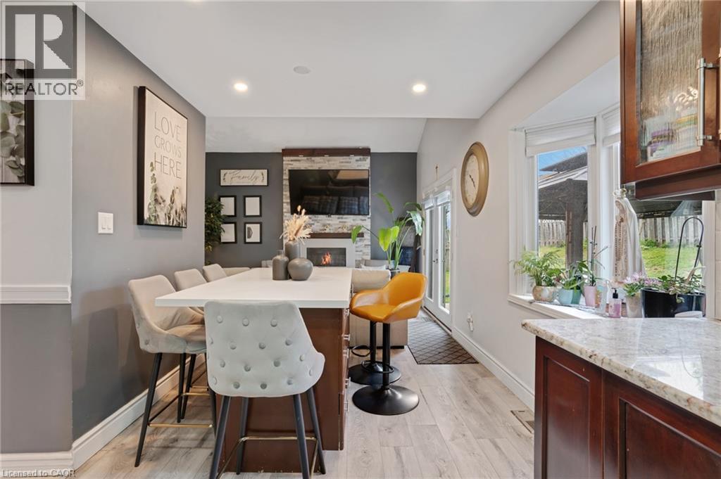 26 Telfer Court, Cambridge, ON - Indoor Photo Showing Dining Room