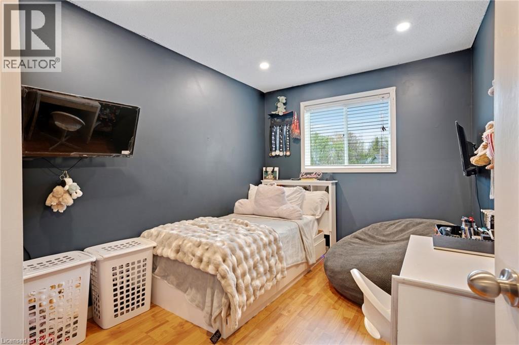 26 Telfer Court, Cambridge, ON - Indoor Photo Showing Bedroom